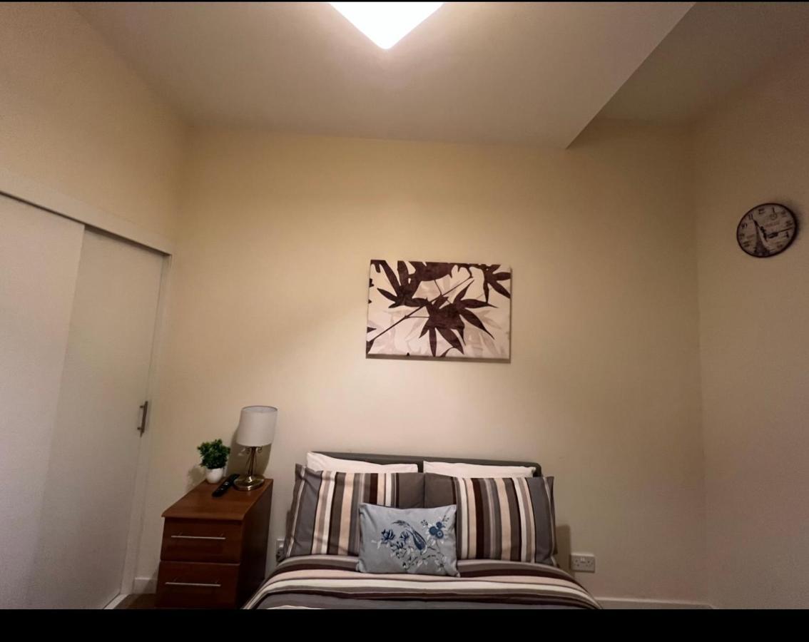 2-bedrooms Apt-no Party Apartment