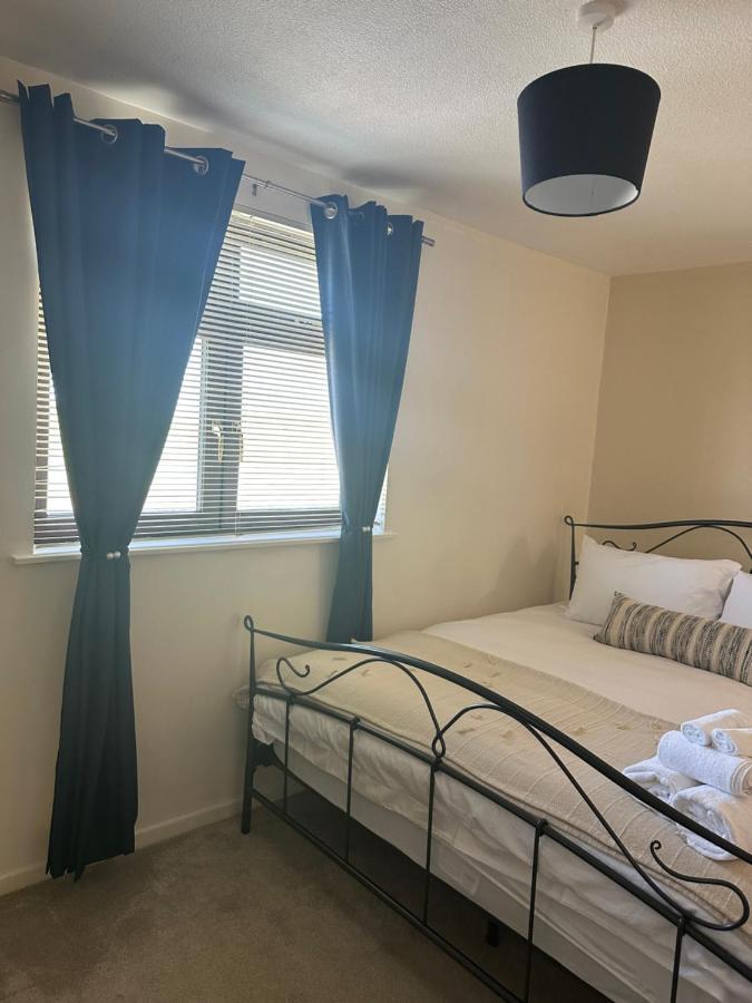 Stunning Cozy Three Bedroom House Near Ari Holiday home