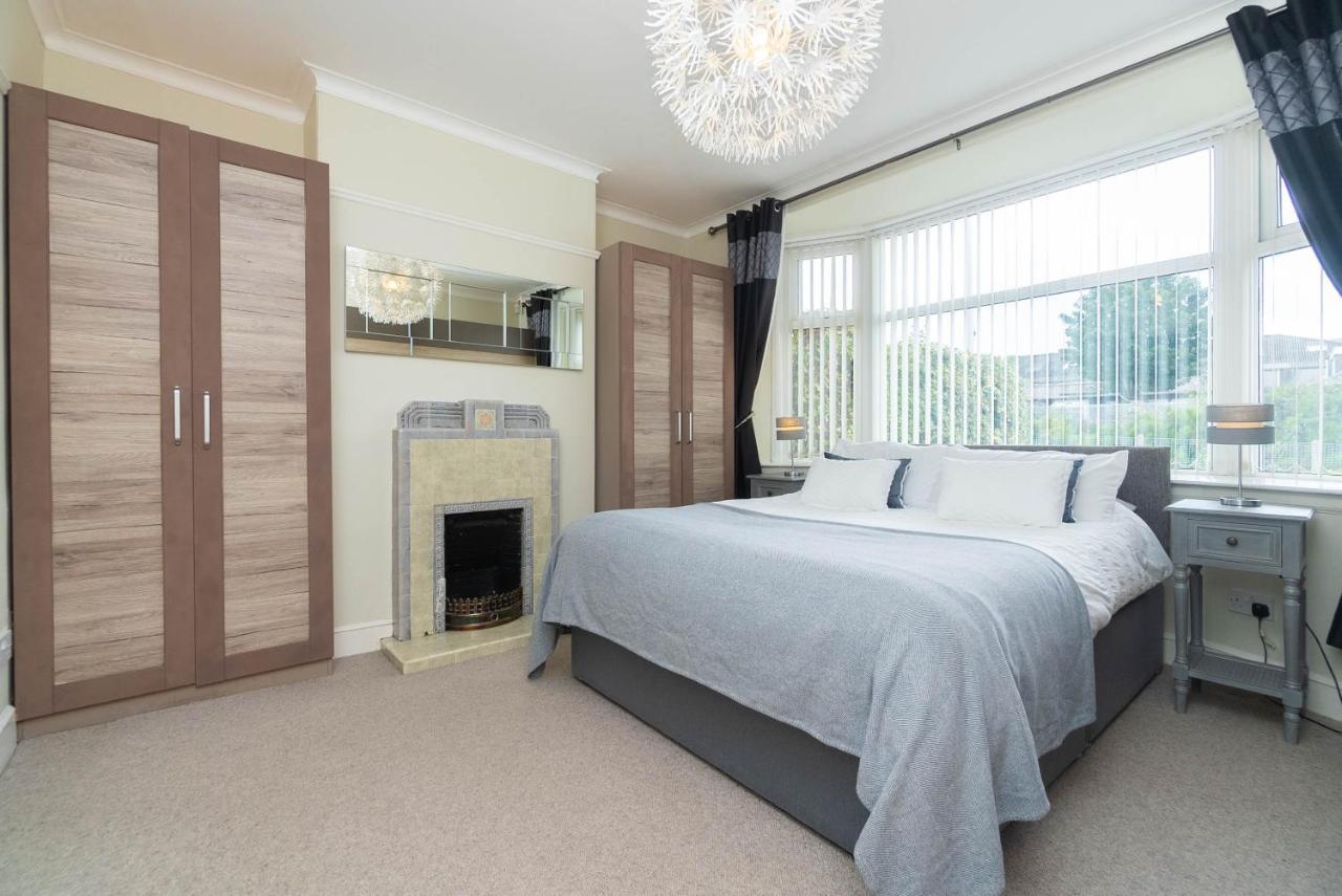 Holiday home Dwellcome Home: 3-bedroom Garden Retreat With Fast Wi-fi *