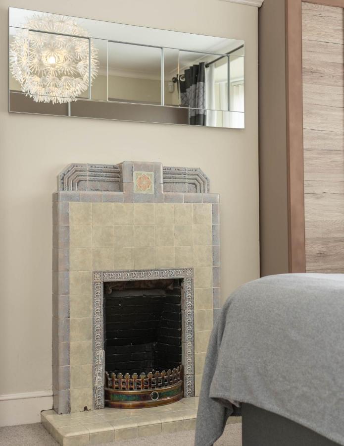 Dwellcome Home: 3-bedroom Garden Retreat With Fast Wi-fi Aberdeen