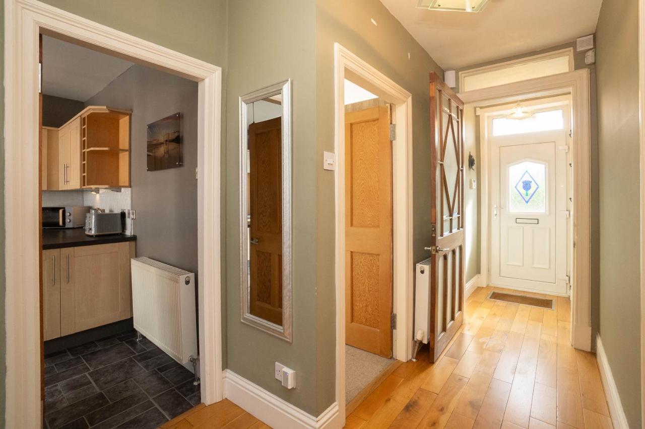 Dwellcome Home: 3-bedroom Garden Retreat With Fast Wi-fi Aberdeen