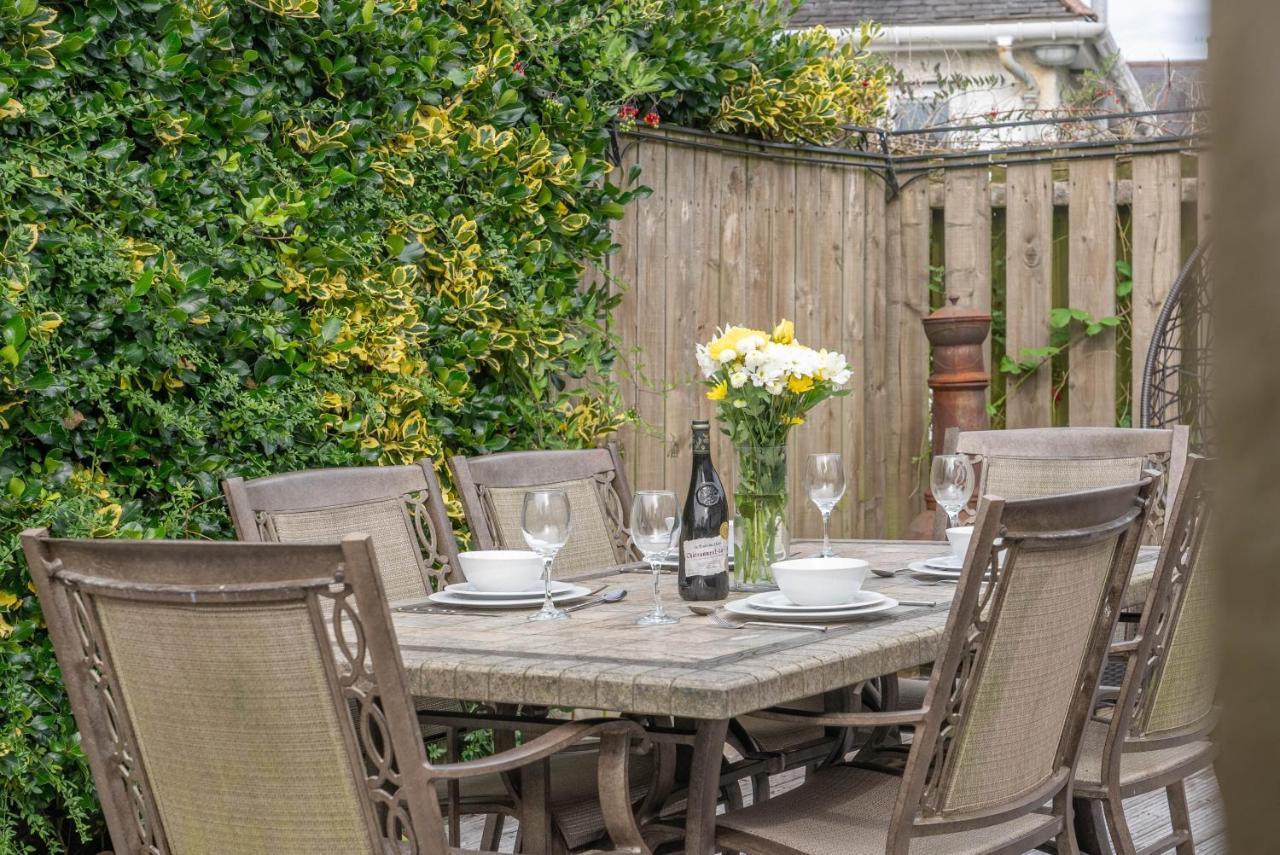 Dwellcome Home: 3-bedroom Garden Retreat With Fast Wi-fi *