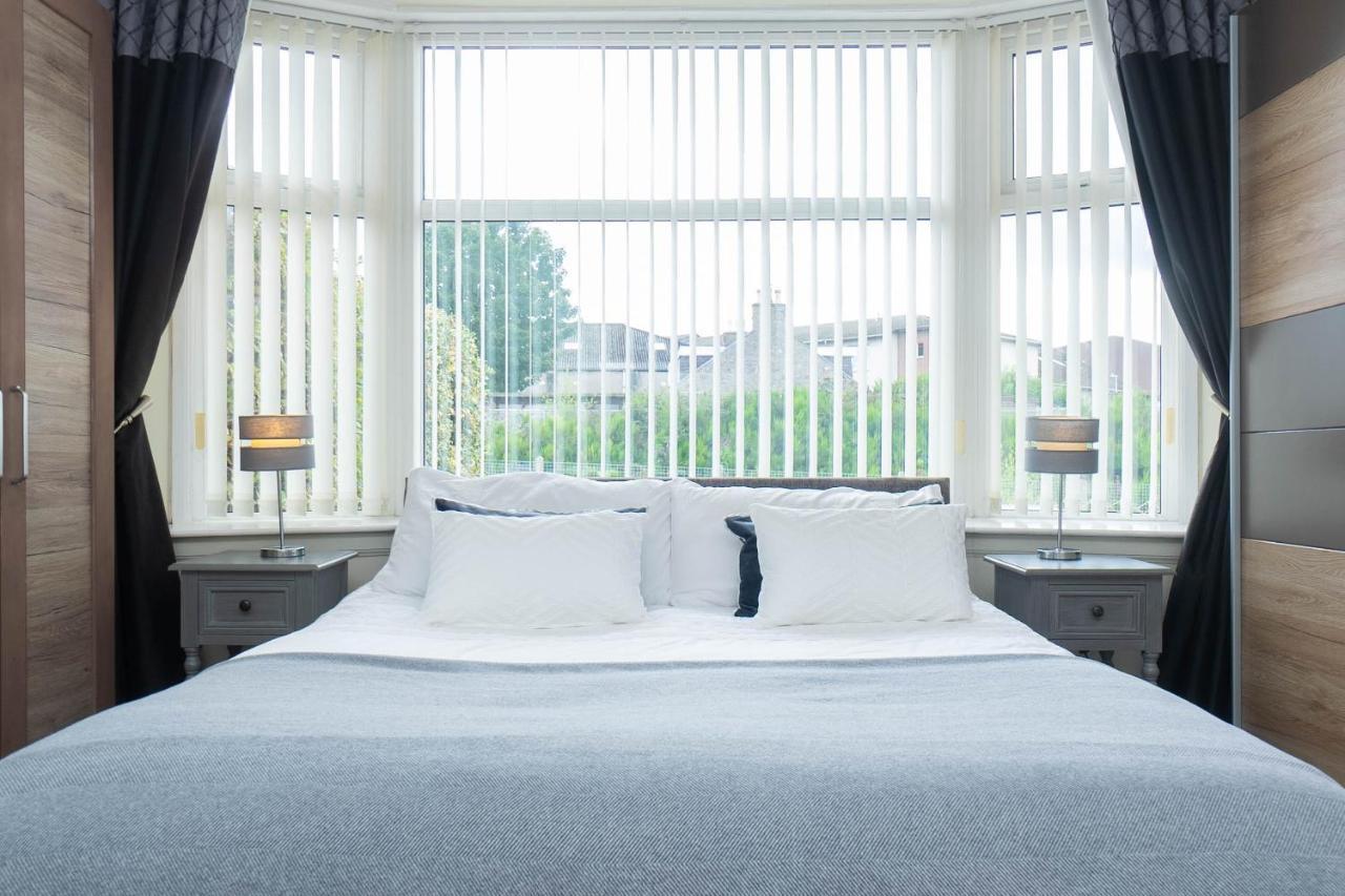 Dwellcome Home: 3-bedroom Garden Retreat With Fast Wi-fi * Aberdeen