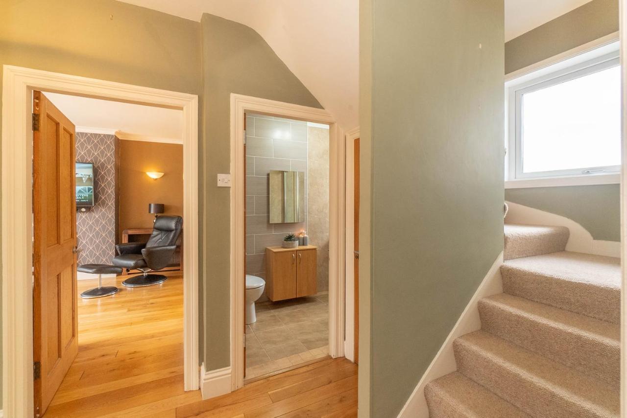 Dwellcome Home: 3-bedroom Garden Retreat With Fast Wi-fi Aberdeen