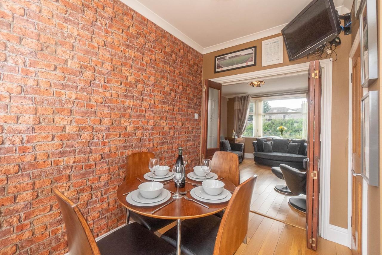 Dwellcome Home: 3-bedroom Garden Retreat With Fast Wi-fi *