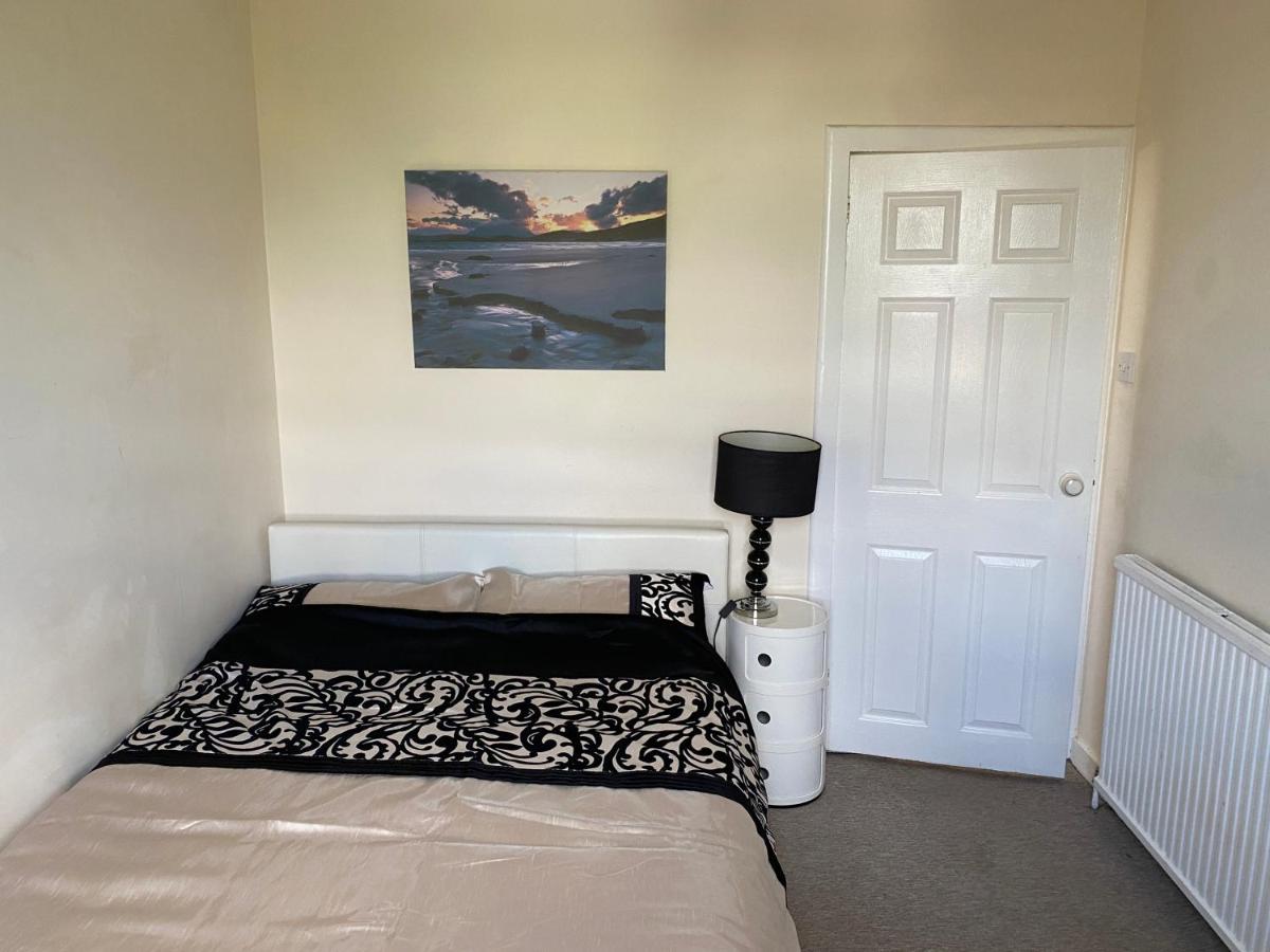 2 Bed - P&j Live, Awpr, Airport Apartment *