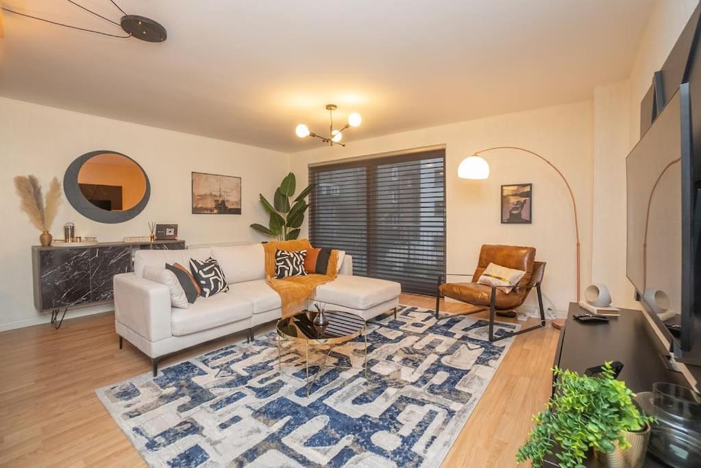Exquisite Living 2 With Bicocca Apartment *