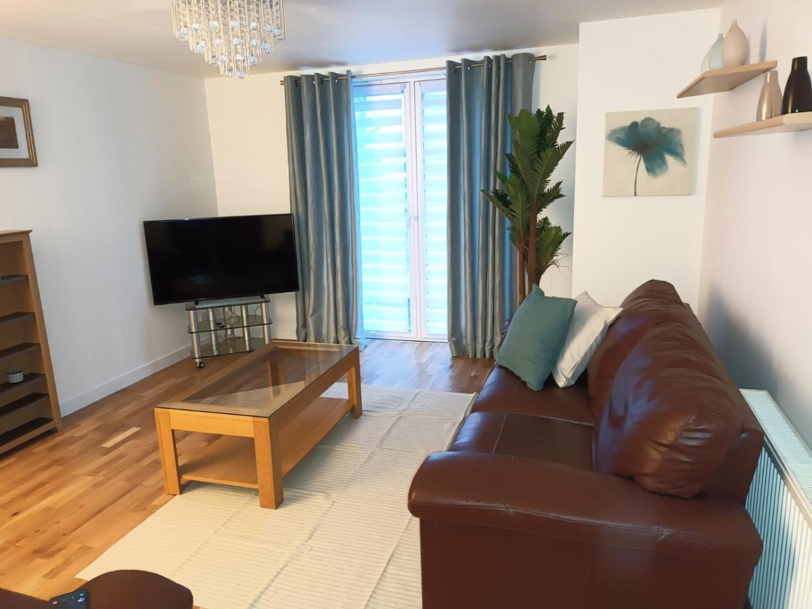 Apartment Spacious Elegant 2-br In Centre *