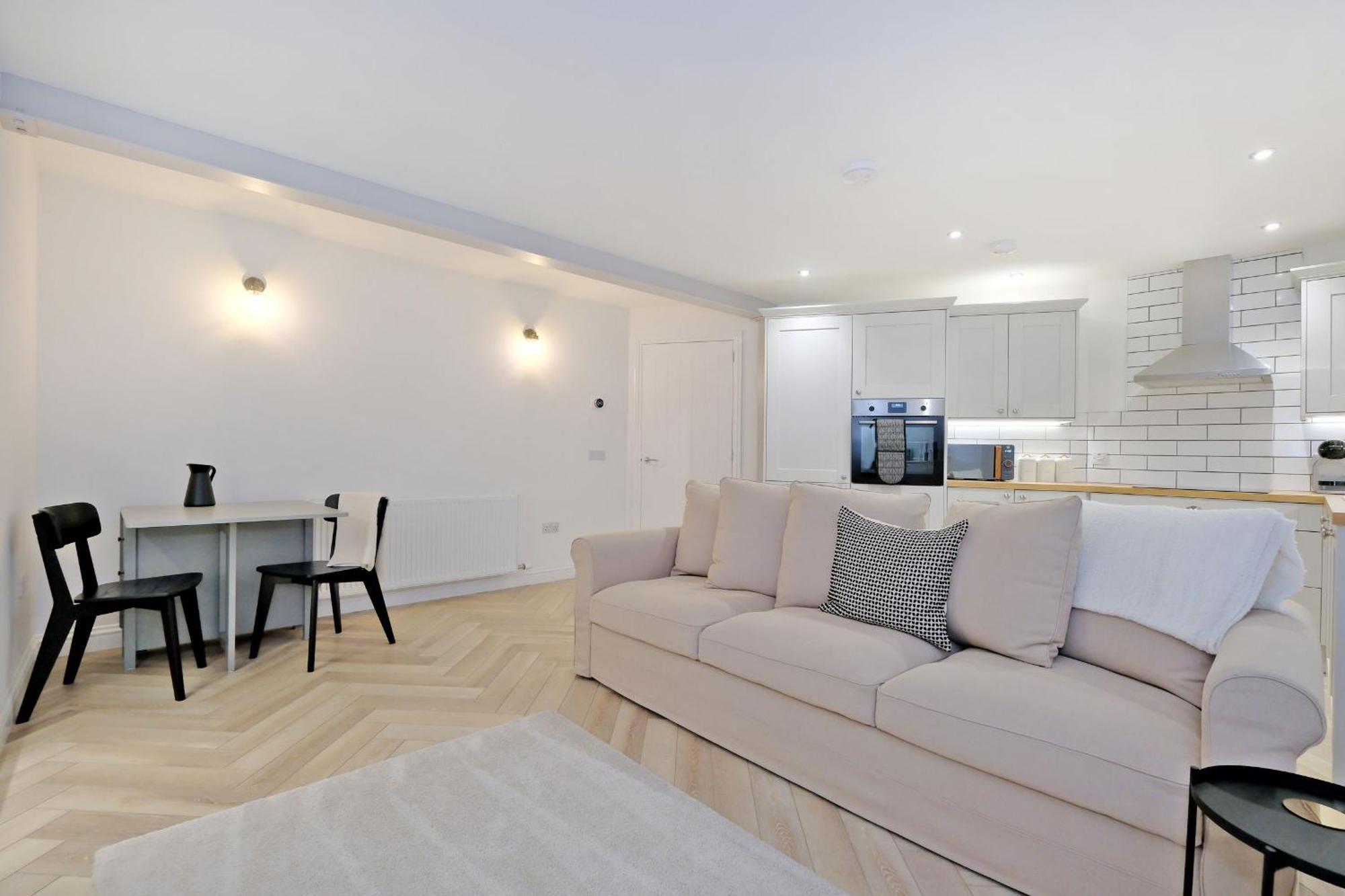 Ferryhill Place Apartment *