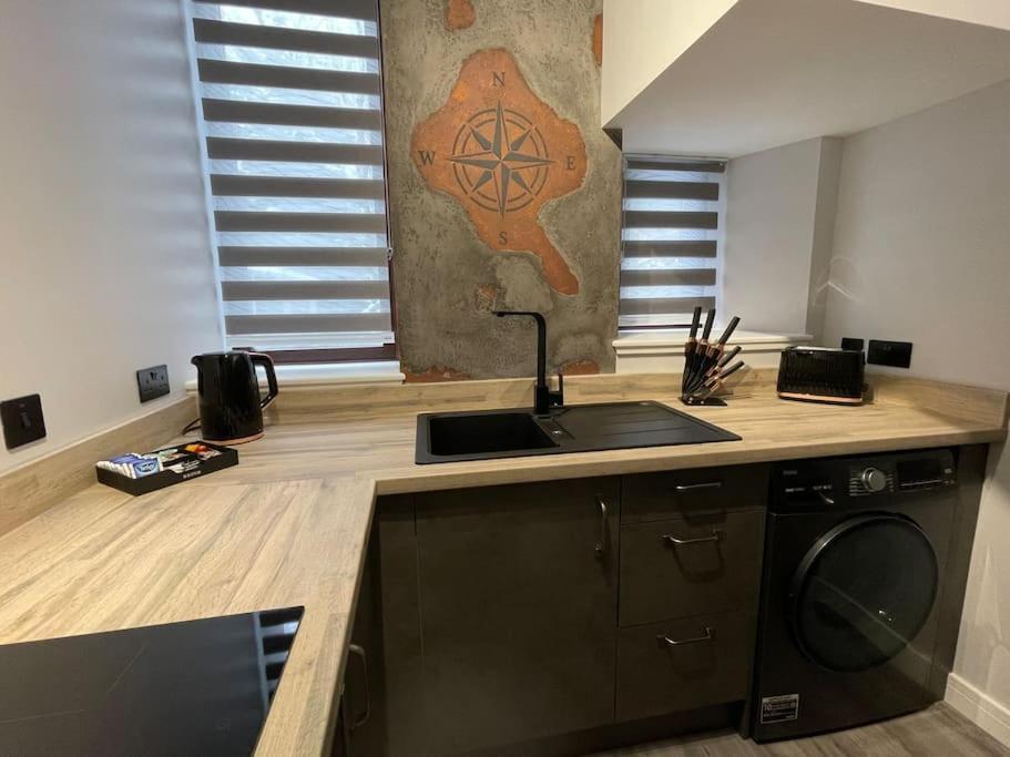 1bedroom Ground Floor Apartment *