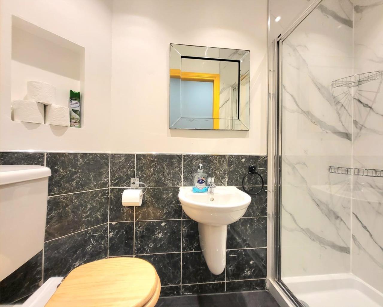 Adelphi Suites By Sensational Short Lets & Serviced With Free Wi-fi * Aberdeen