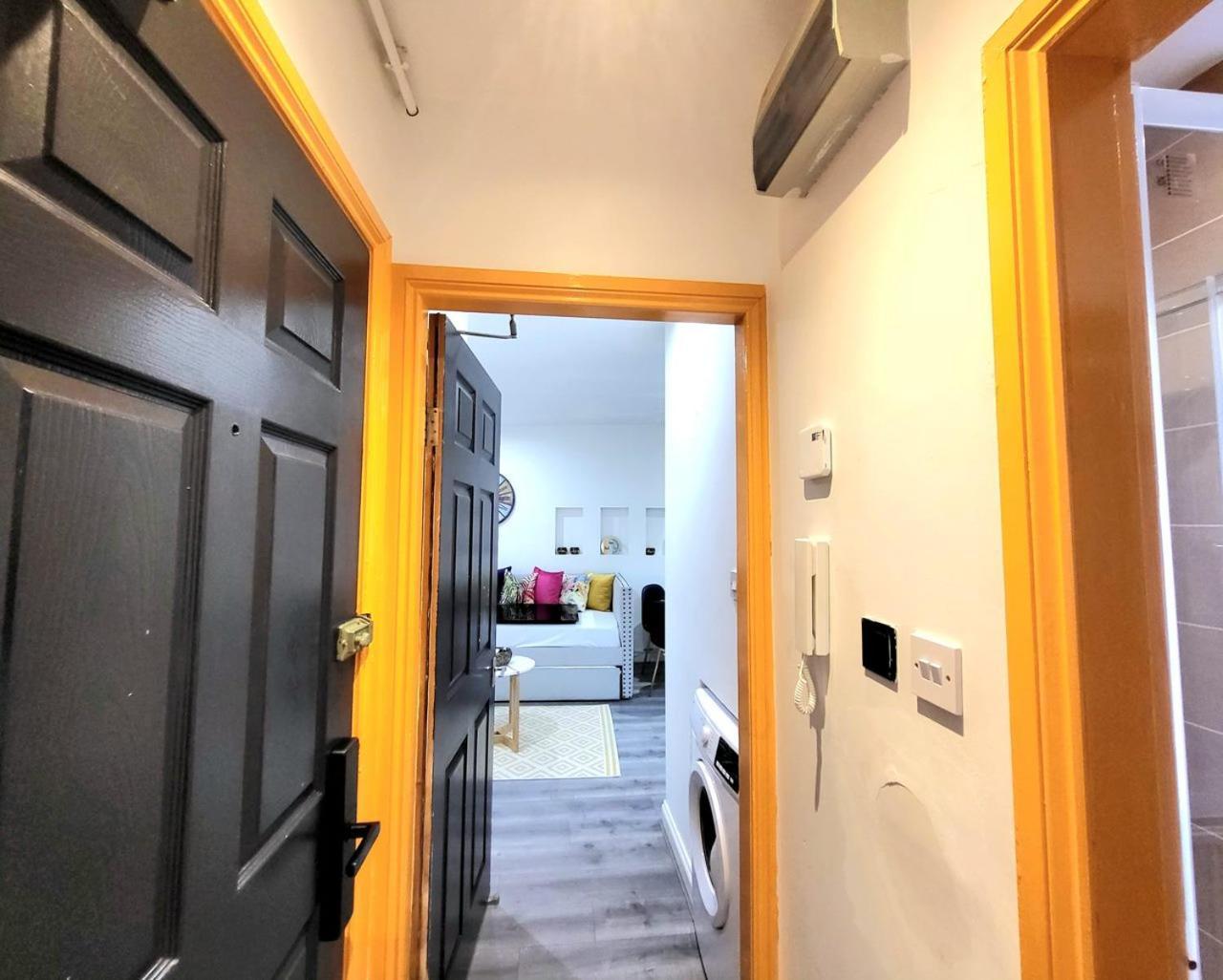 Adelphi Suites By Sensational Short Lets & Serviced With Free Wi-fi Apartment *