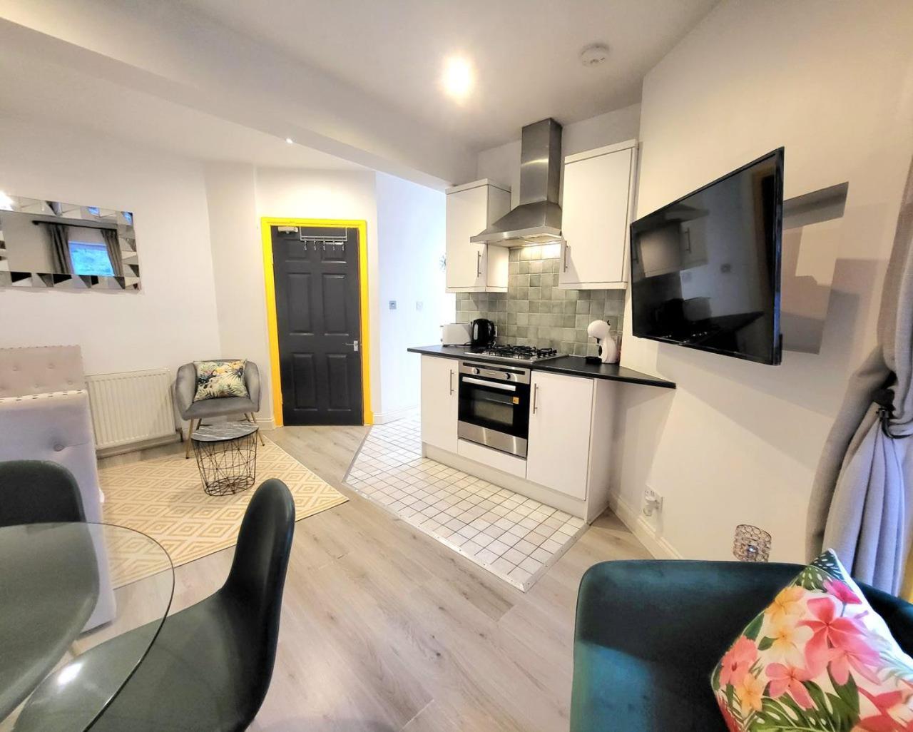 Adelphi Suites By Sensational Short Lets & Serviced With Free Wi-fi Apartment