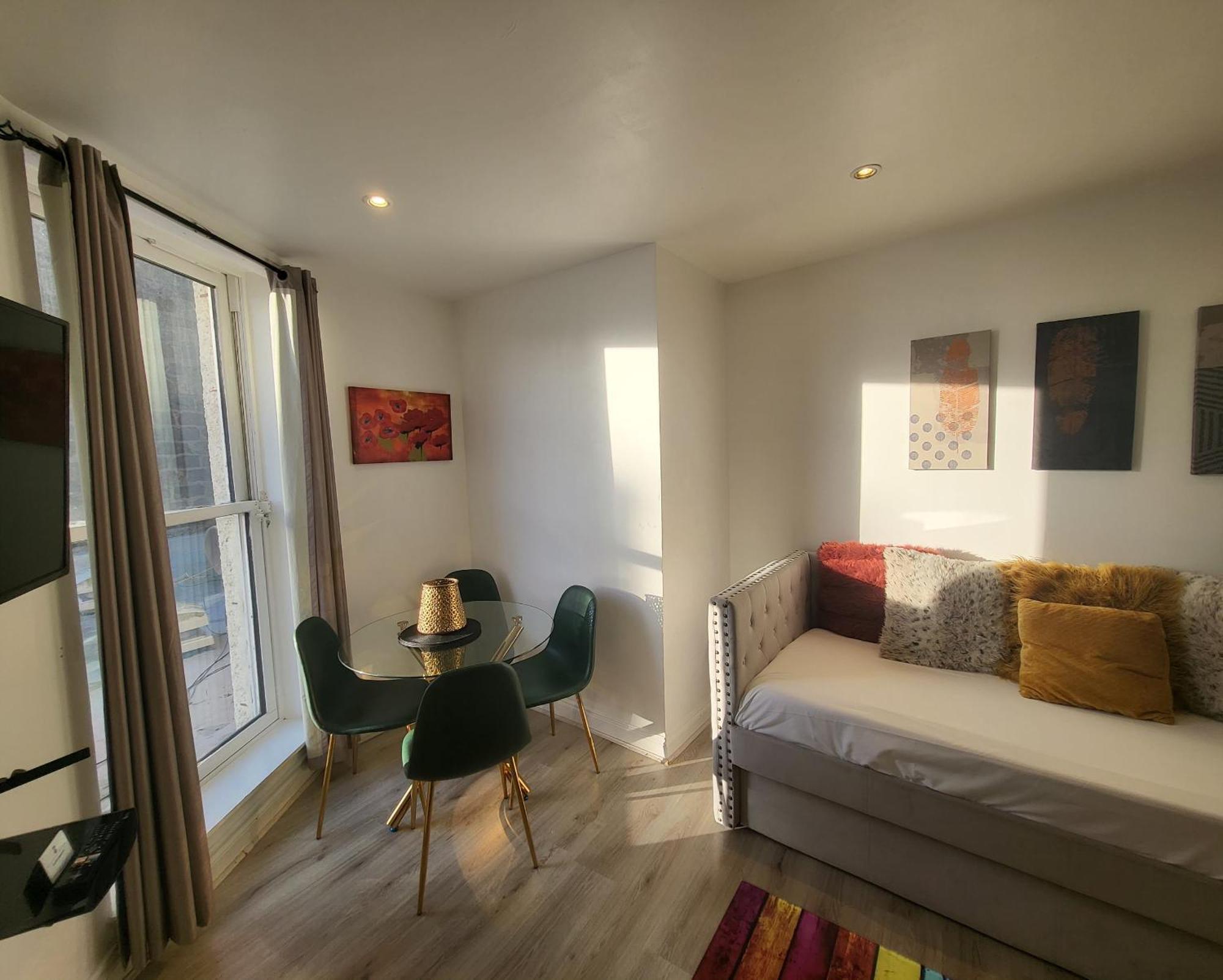 Adelphi Suites By Sensational Short Lets & Serviced With Free Wi-fi