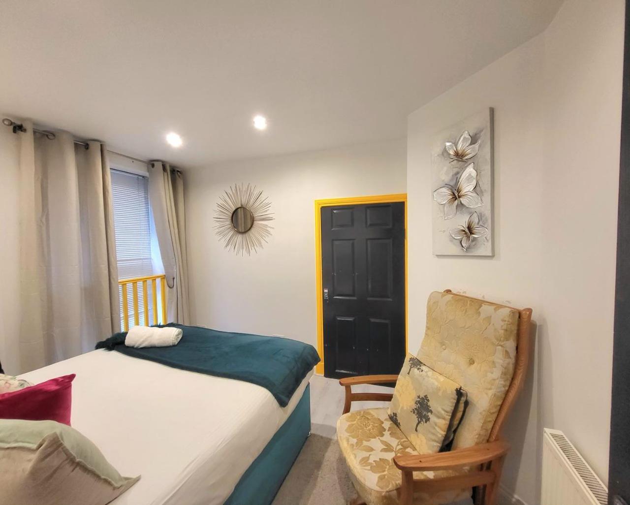 Adelphi Suites By Sensational Short Lets & Serviced With Free Wi-fi *