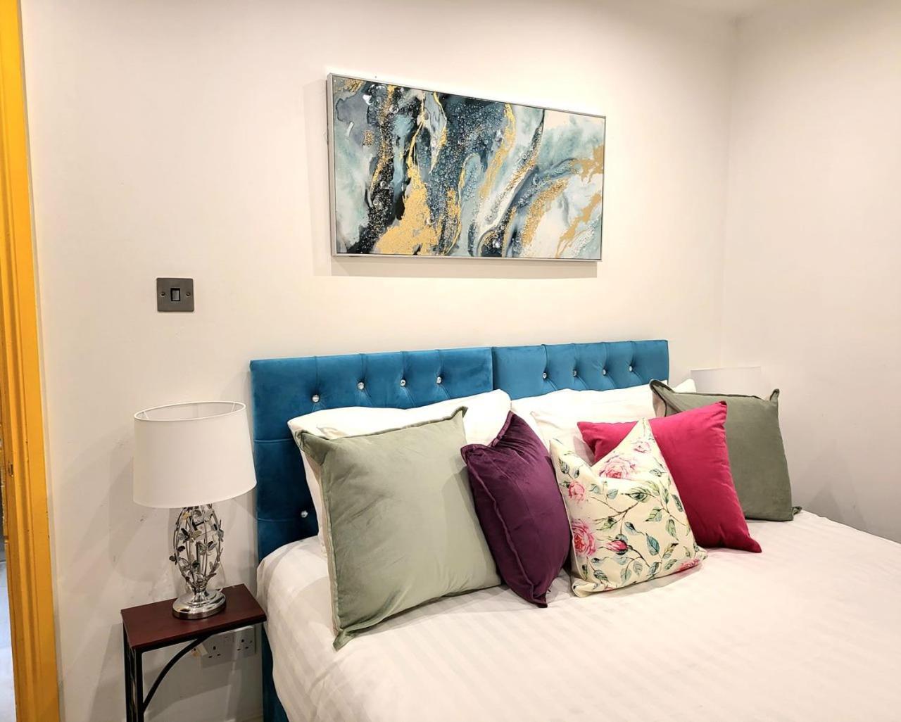Adelphi Suites By Sensational Short Lets & Serviced With Free Wi-fi