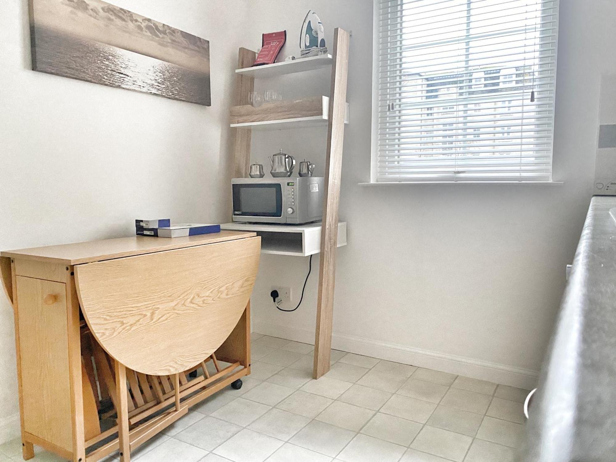 Ground Floor 1 Bed With Parking Apartment