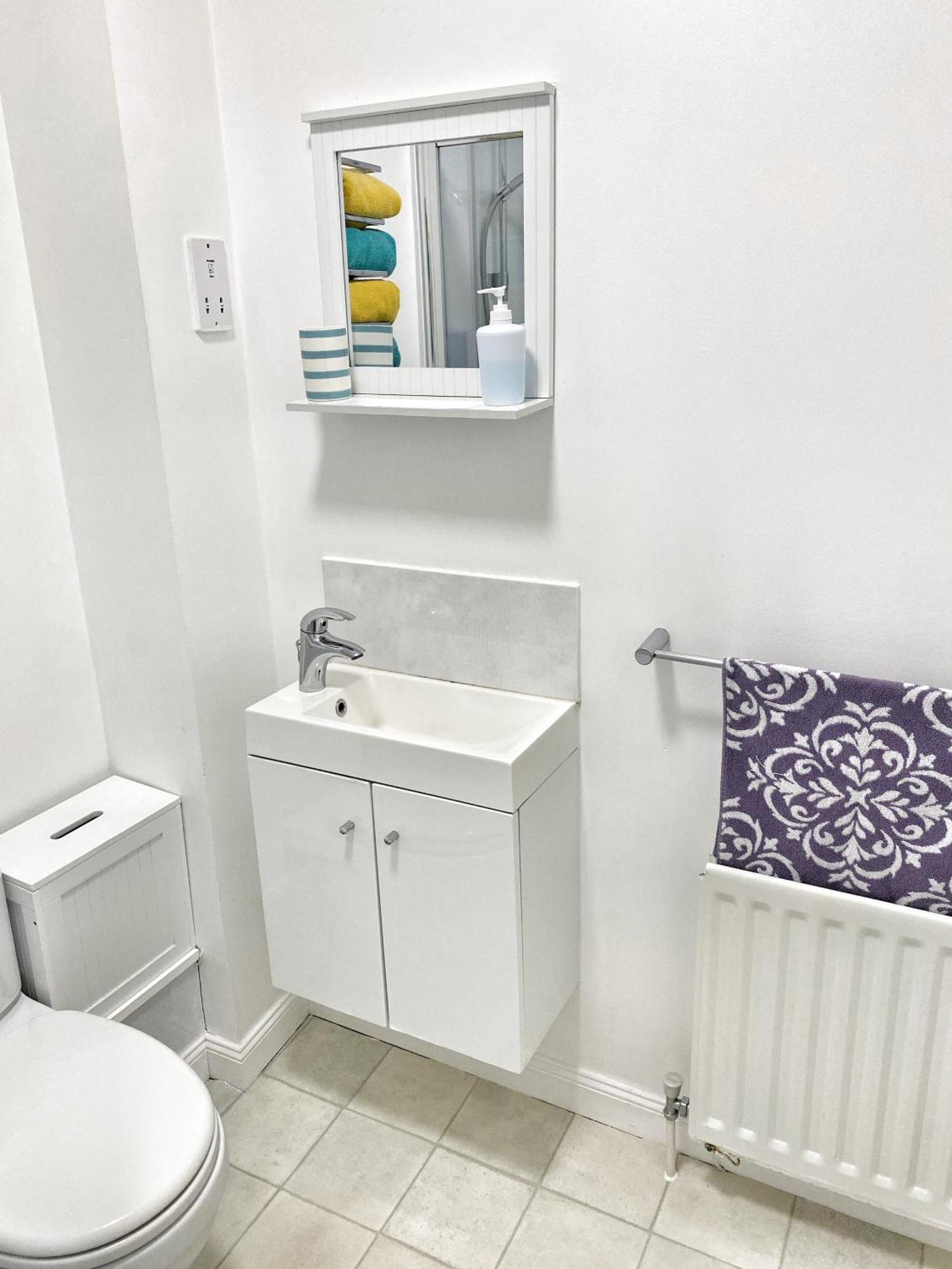 Apartment Ground Floor 1 Bed With Parking *