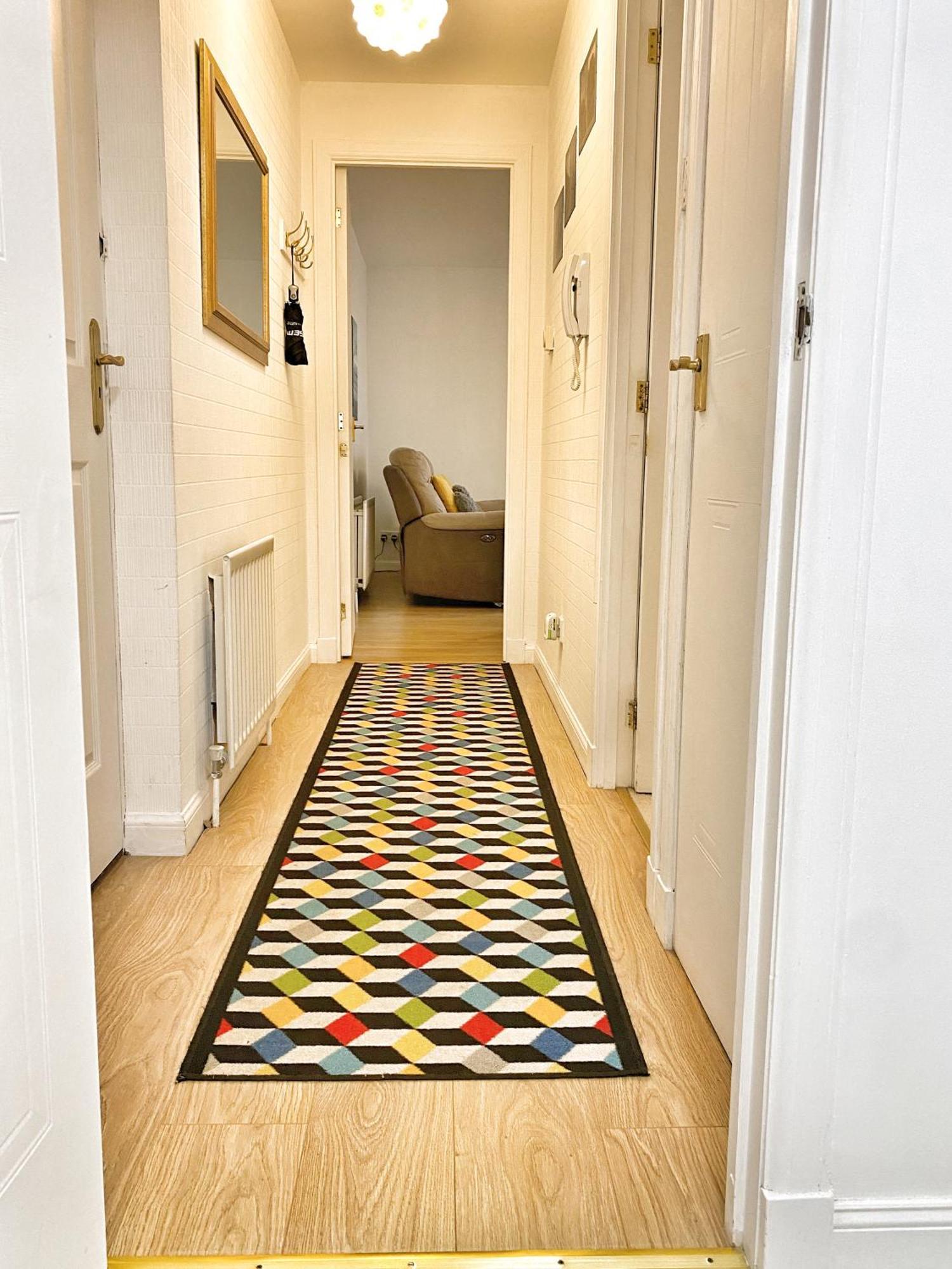 Apartment Ground Floor 1 Bed With Parking *