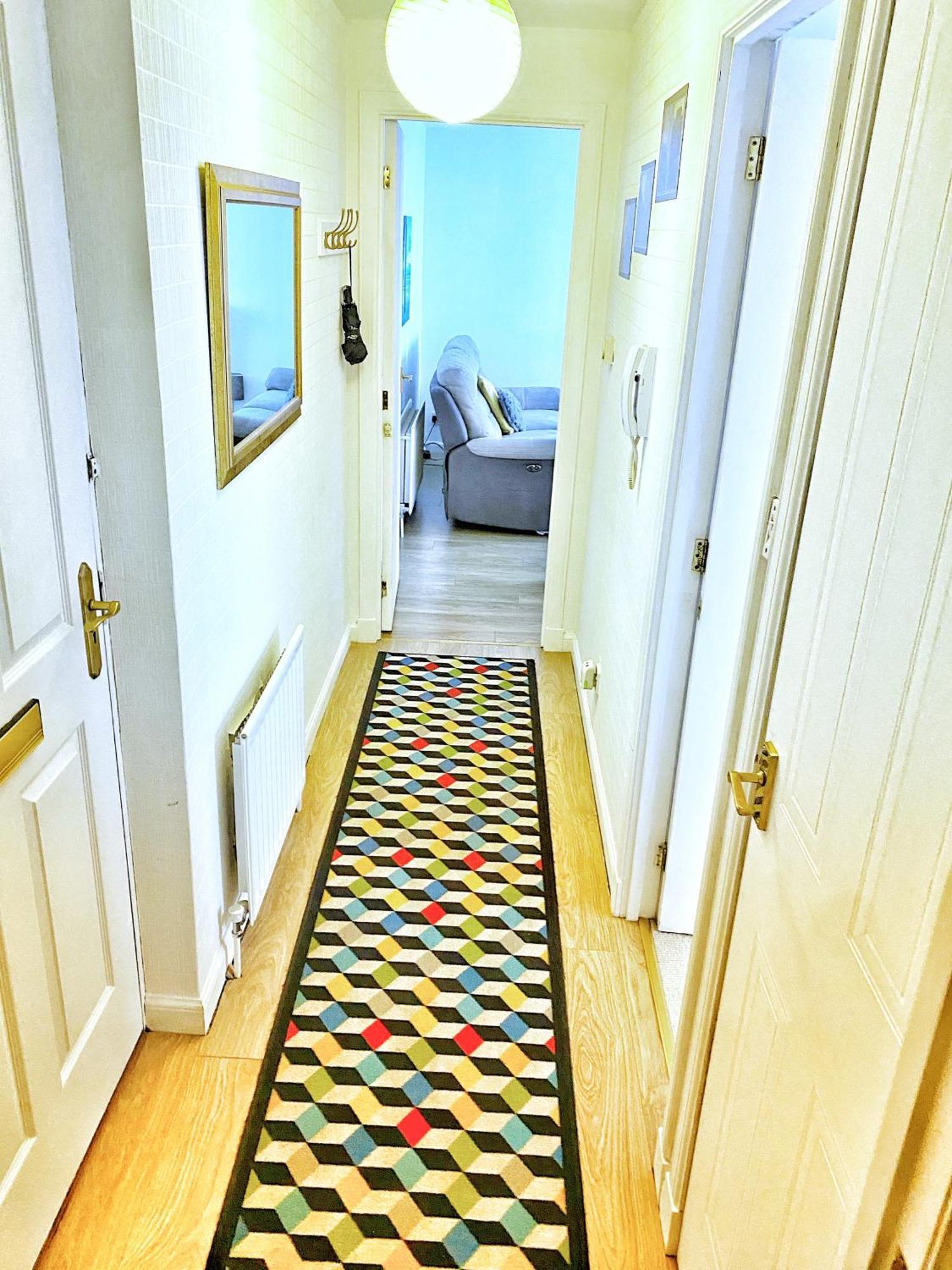 Apartment Ground Floor 1 Bed With Parking *
