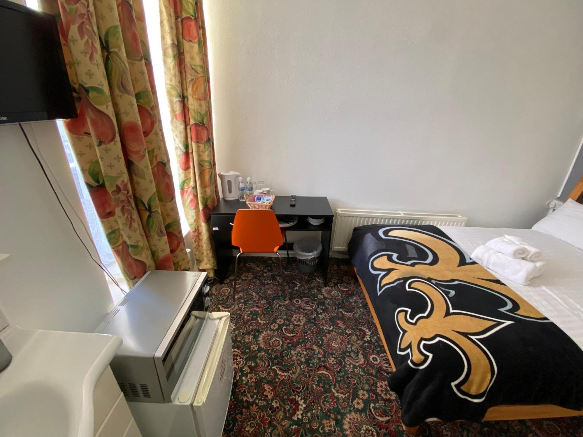 Aaran Guest house