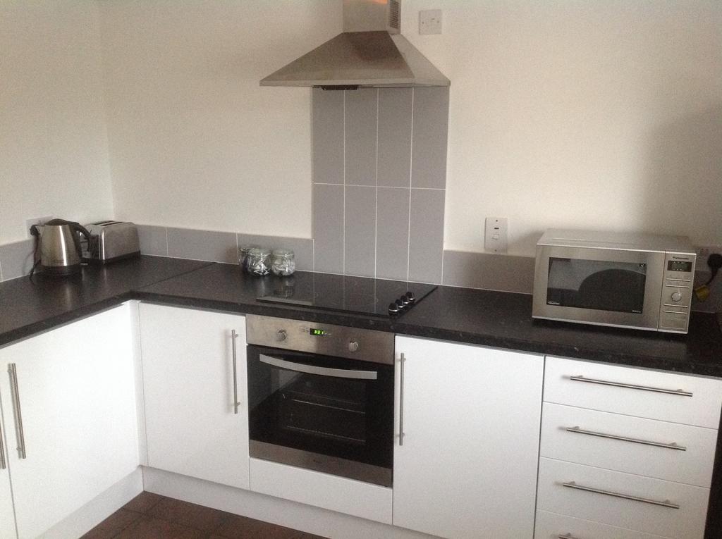 Serviced - Bloomfield Apartment