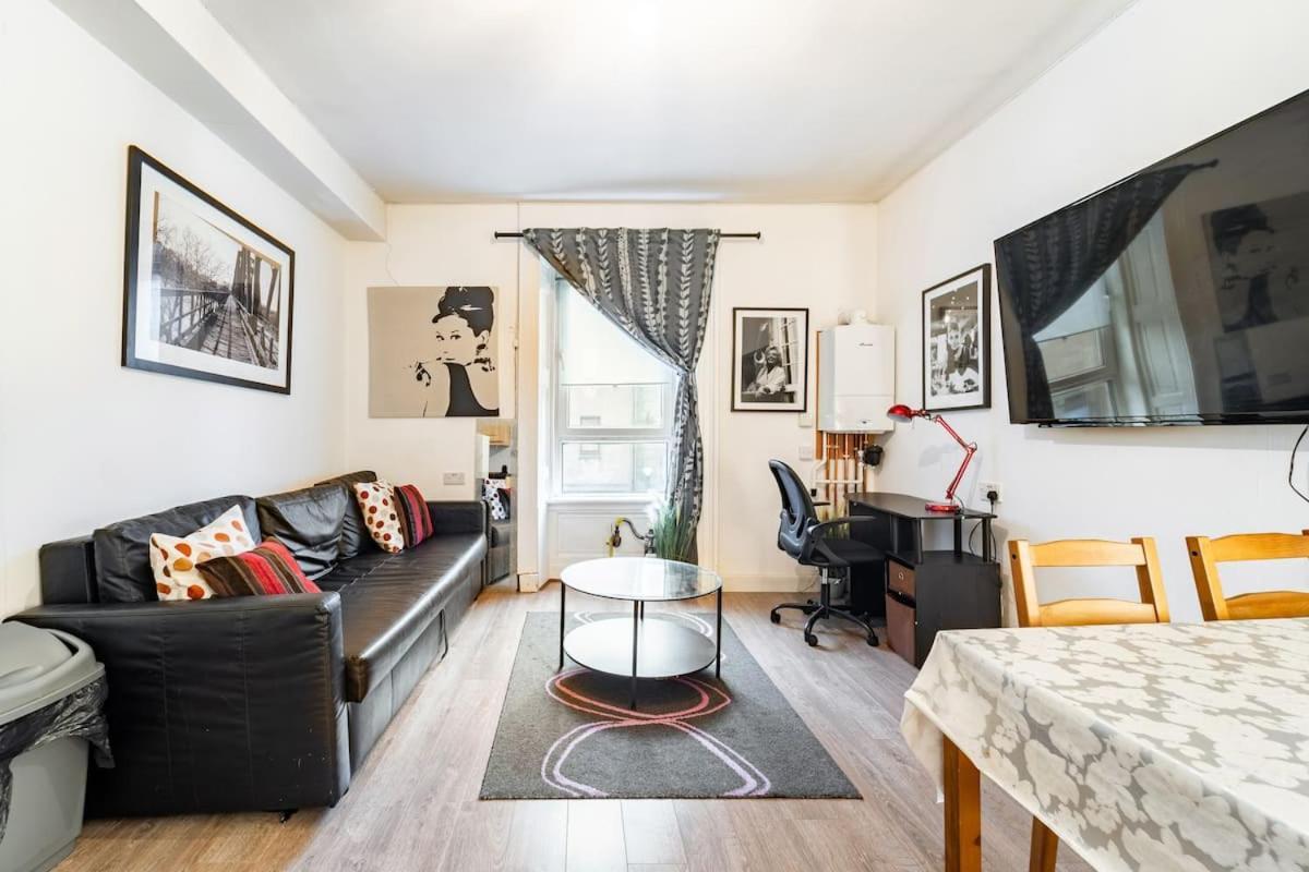 Charles Apartment