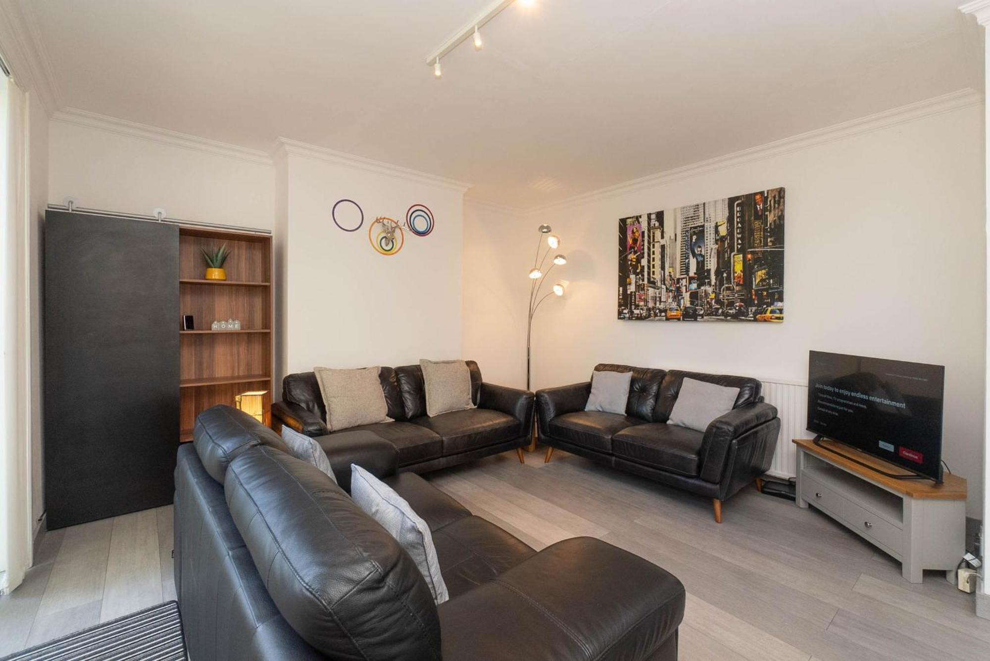 Dwellcome Aberdeen: 5-bedroom Garden House With Fast Wi-fi *