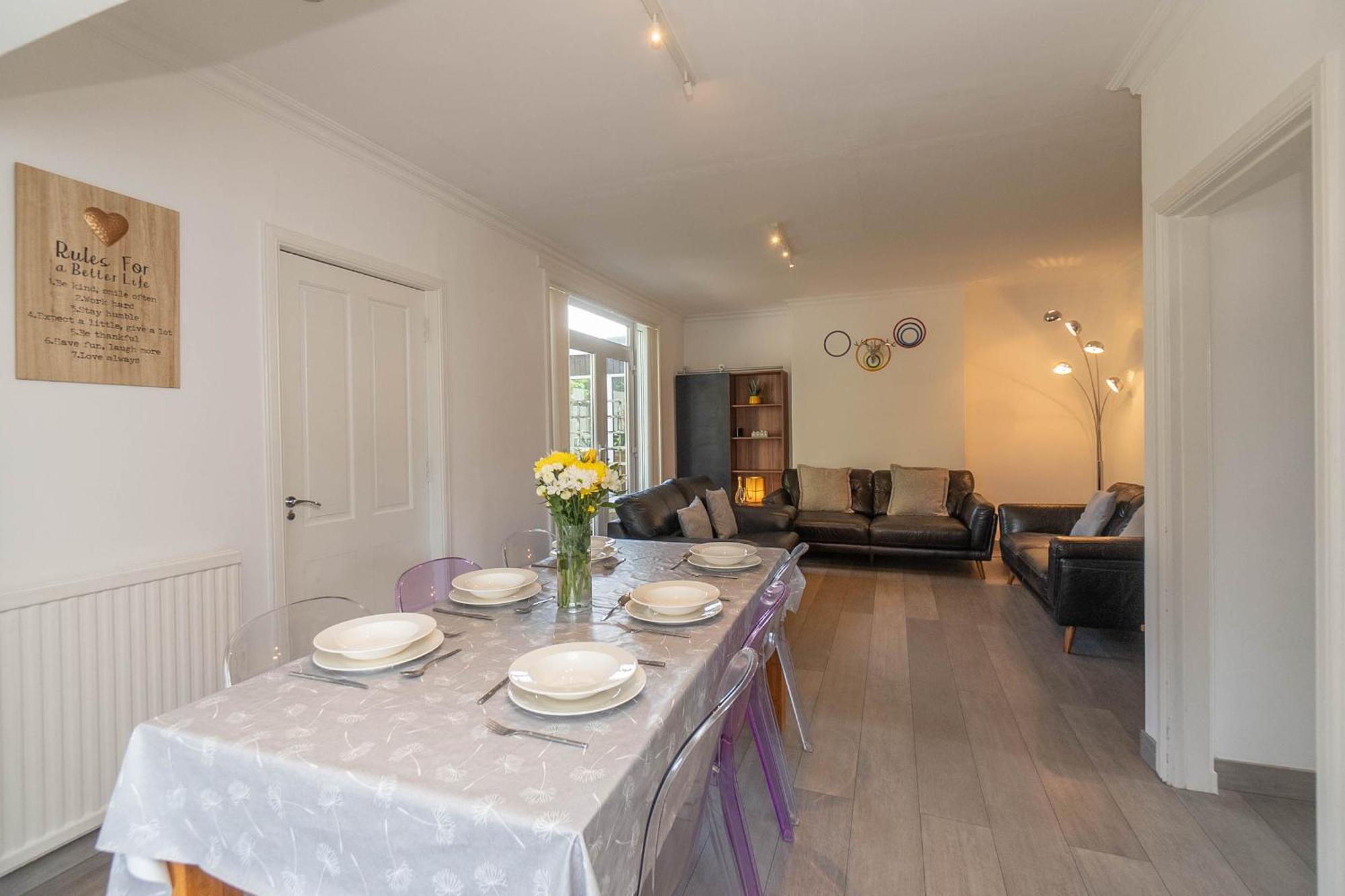 Dwellcome Aberdeen: 5-bedroom Garden House With Fast Wi-fi *