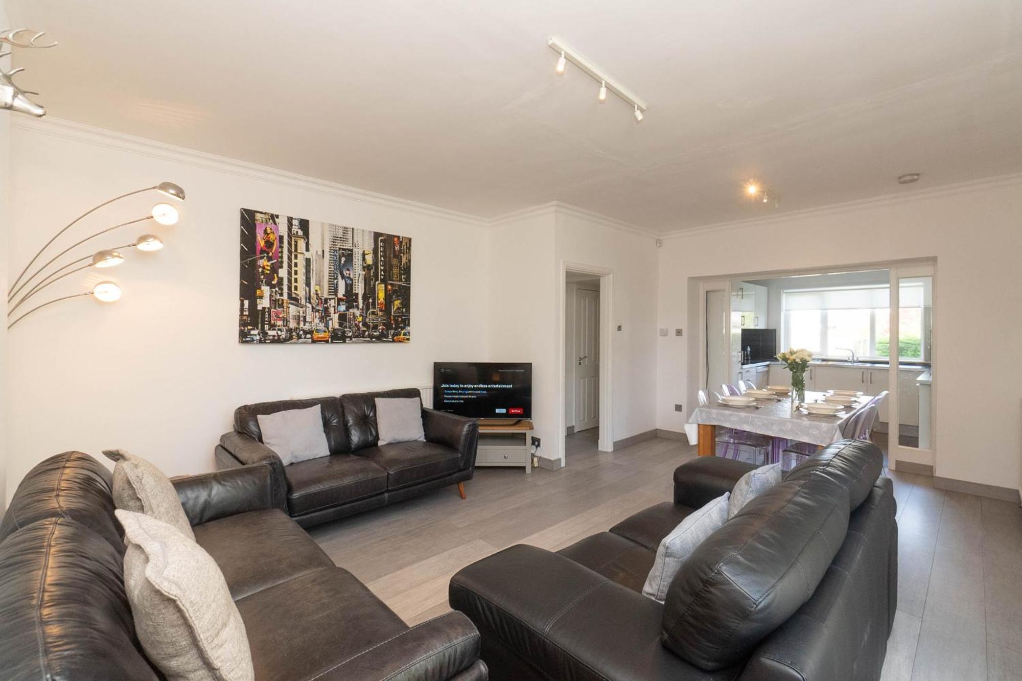 Dwellcome Aberdeen: 5-bedroom Garden House With Fast Wi-fi * Aberdeen