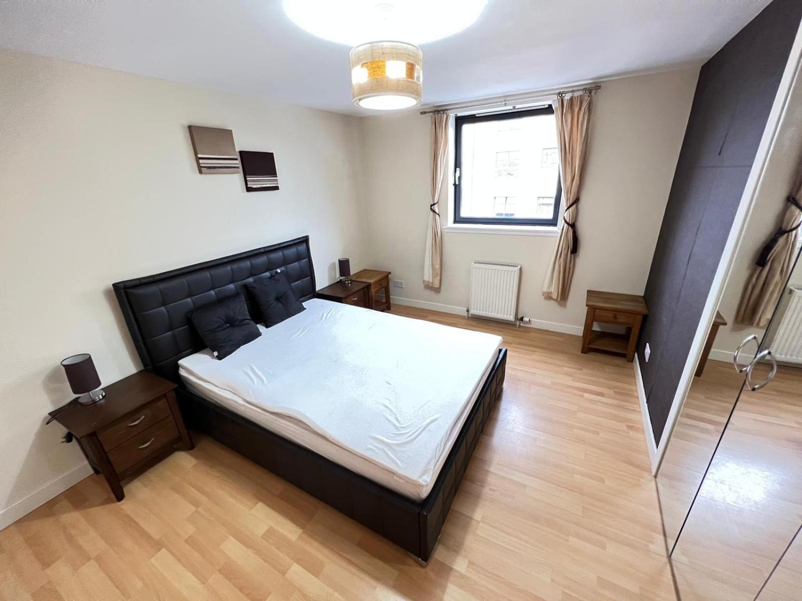 Lovely Two-bed Apt *