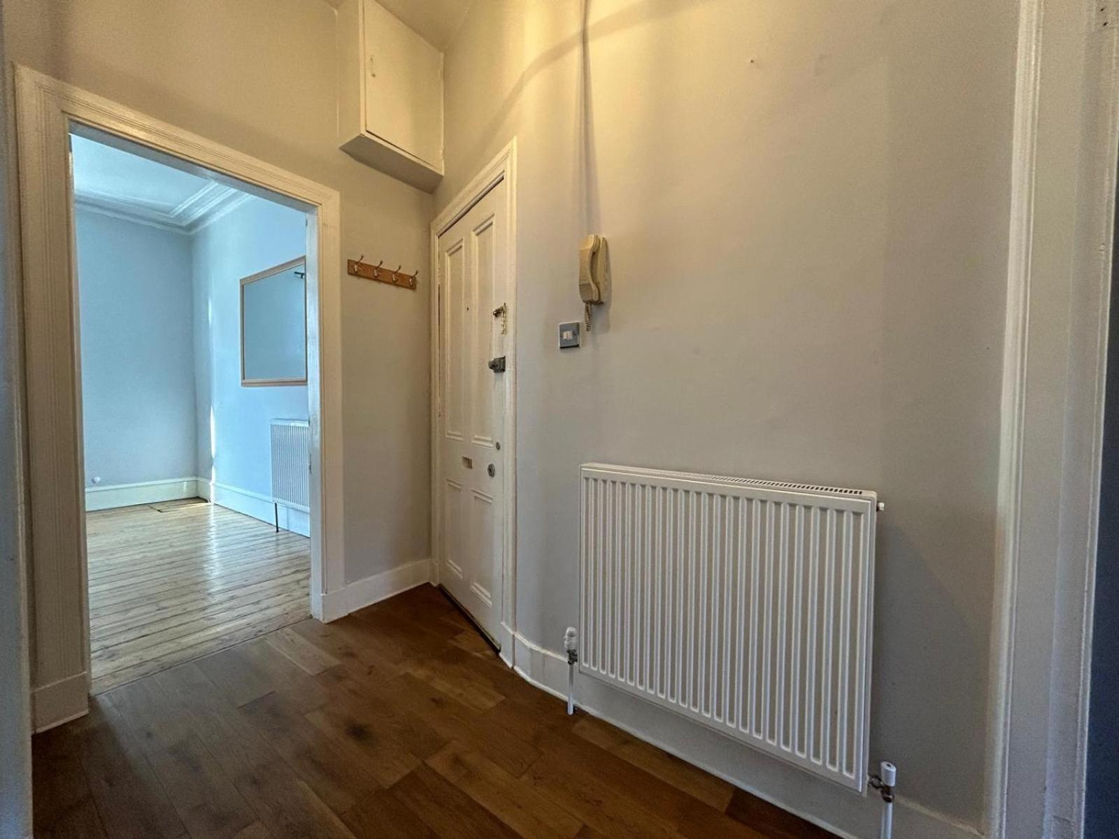 Apartment Howburn Place *