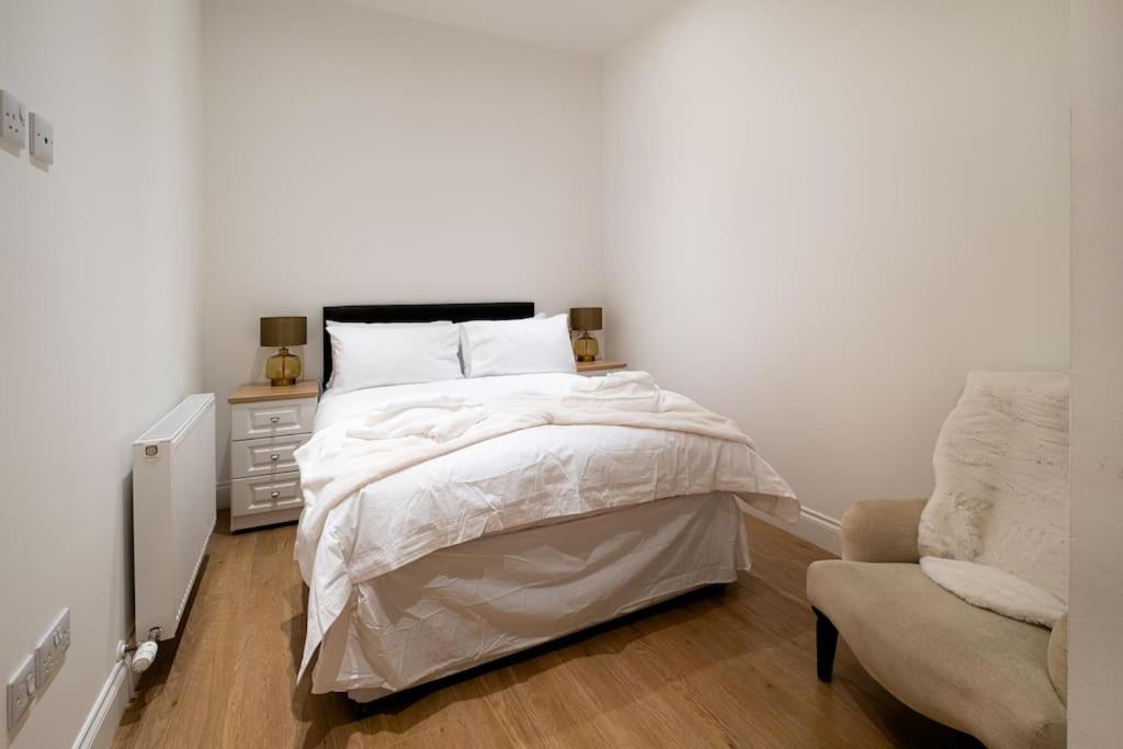 2 Bed 2 Bath Spacious In *