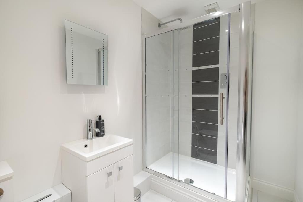 2 Bed 2 Bath Spacious In * Aberdeen