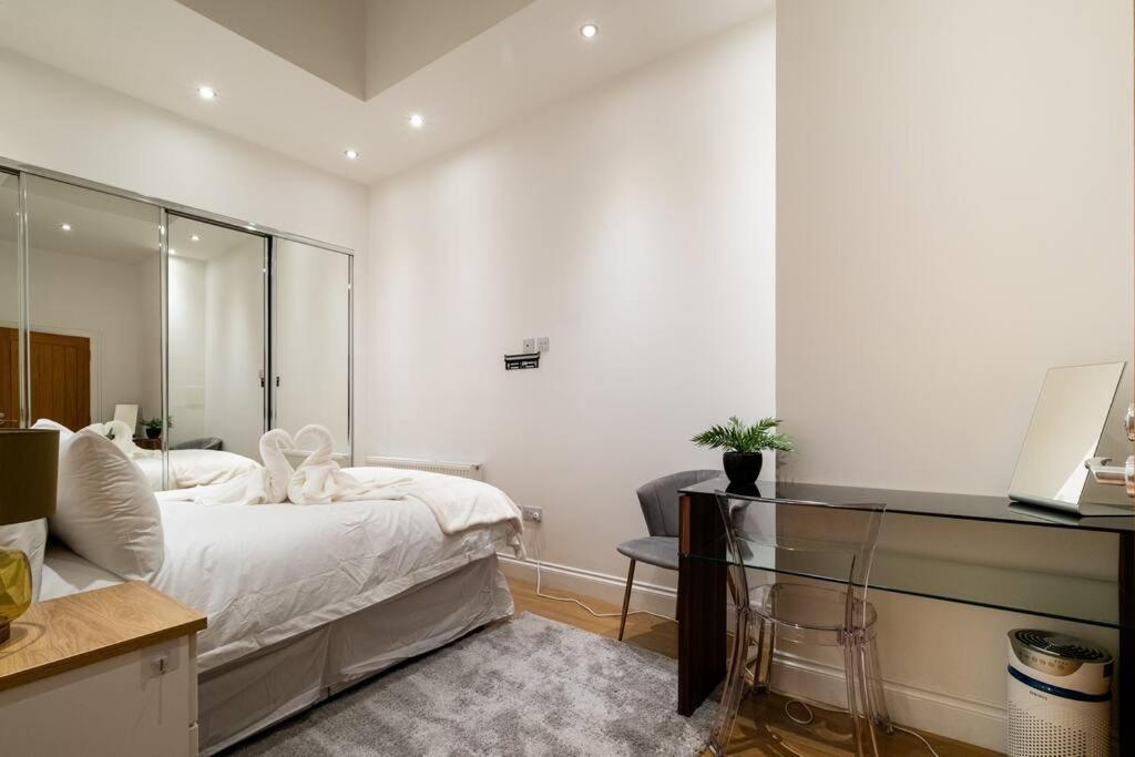 2 Bed 2 Bath Spacious In Apartment Aberdeen