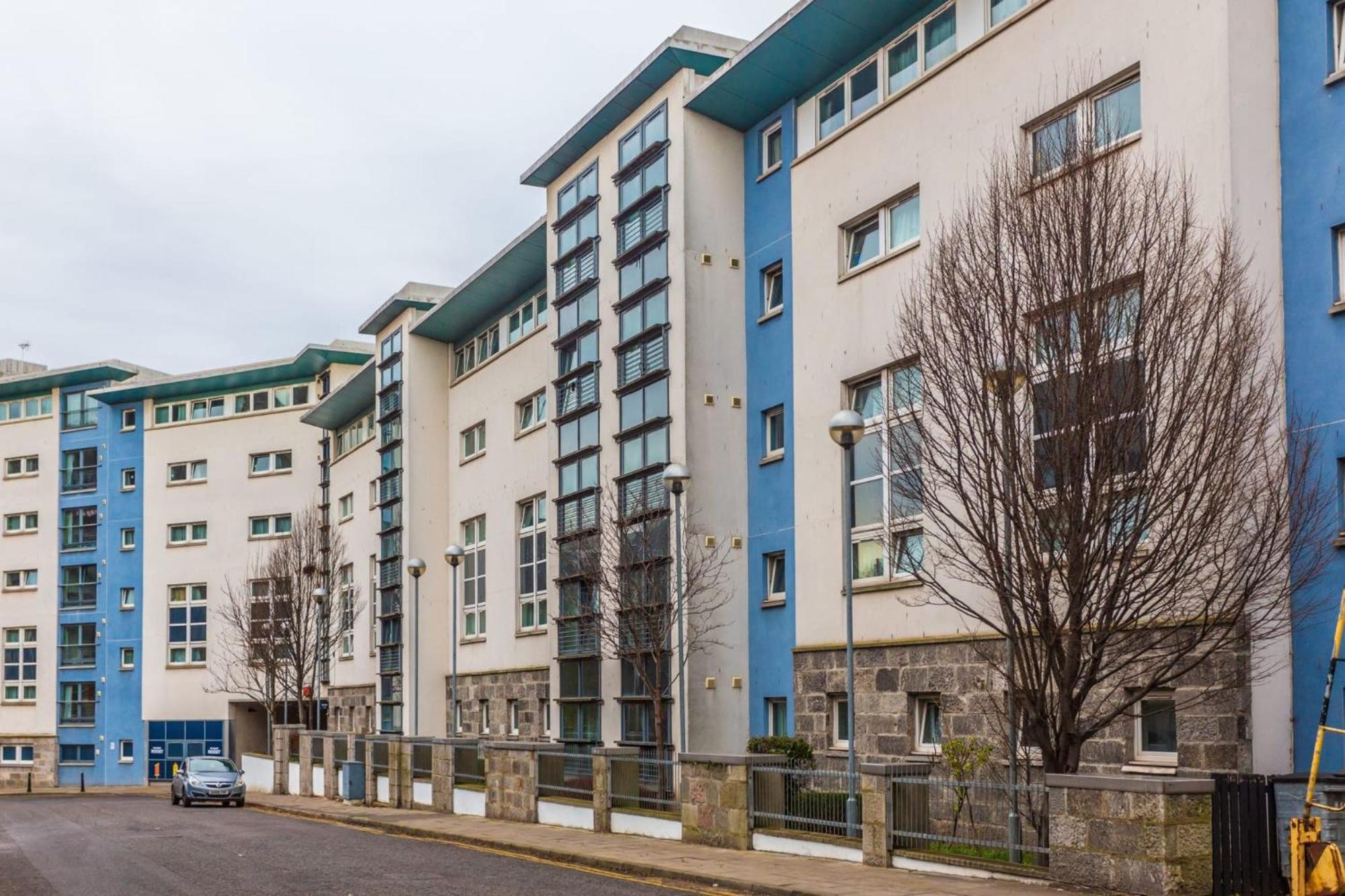 Apartment Bright And Chic Private Ensuite With Shared Kitchen At Pittrodrie Street For Students Only *