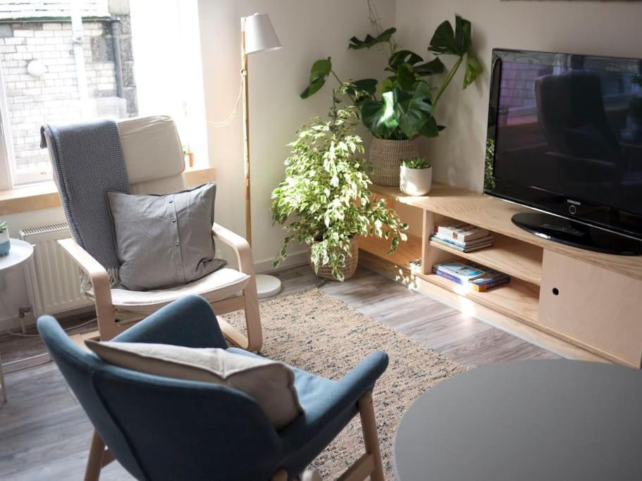 Contemporary 2 Minutes From Station Apartment *