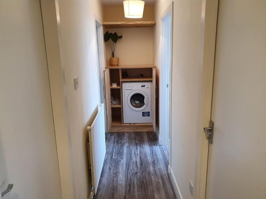 Apartment Lovely, Comfortable And Bright 3 Bedroom Floor Flat In Centre *