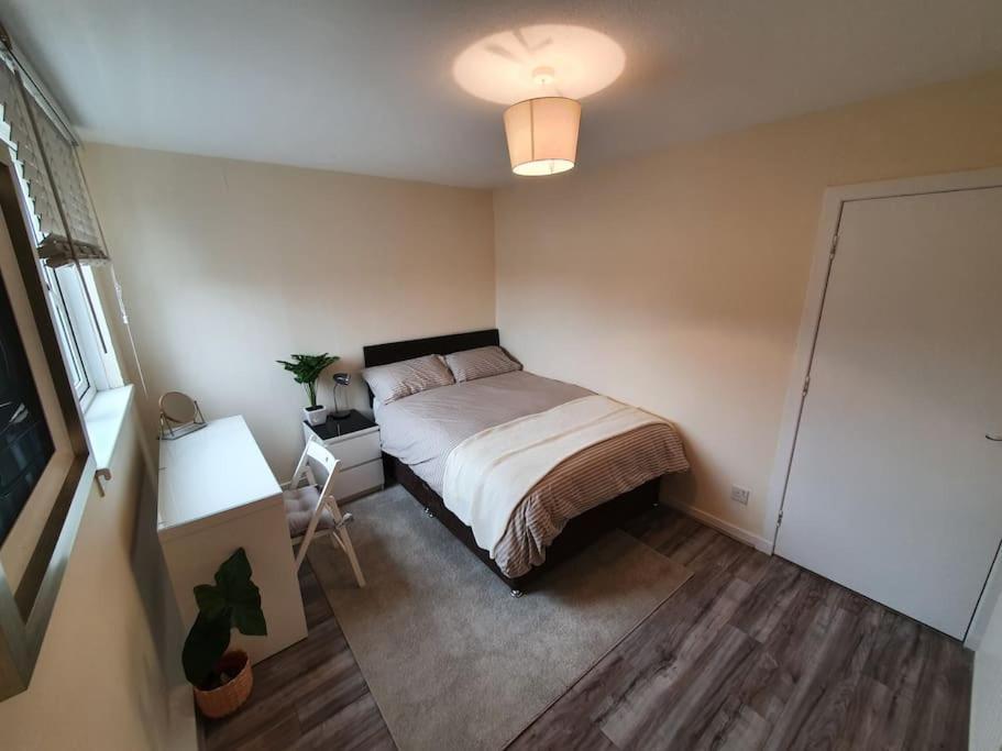 Apartment Lovely, Comfortable And Bright 3 Bedroom Floor Flat In Centre