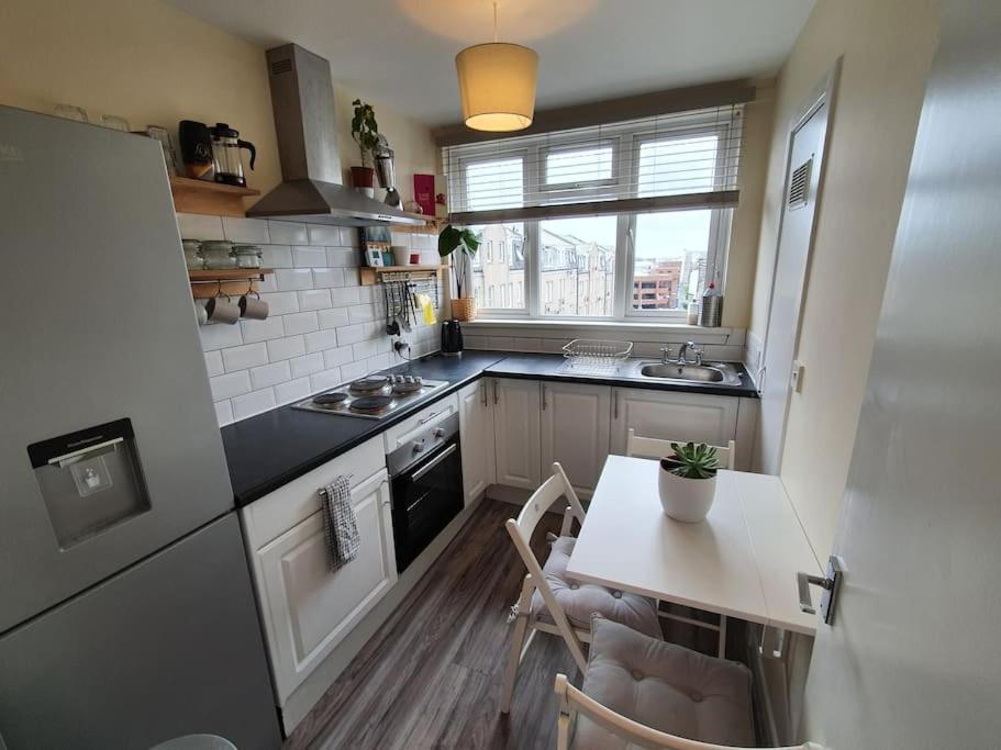 Apartment Lovely, Comfortable And Bright 3 Bedroom Floor Flat In Centre