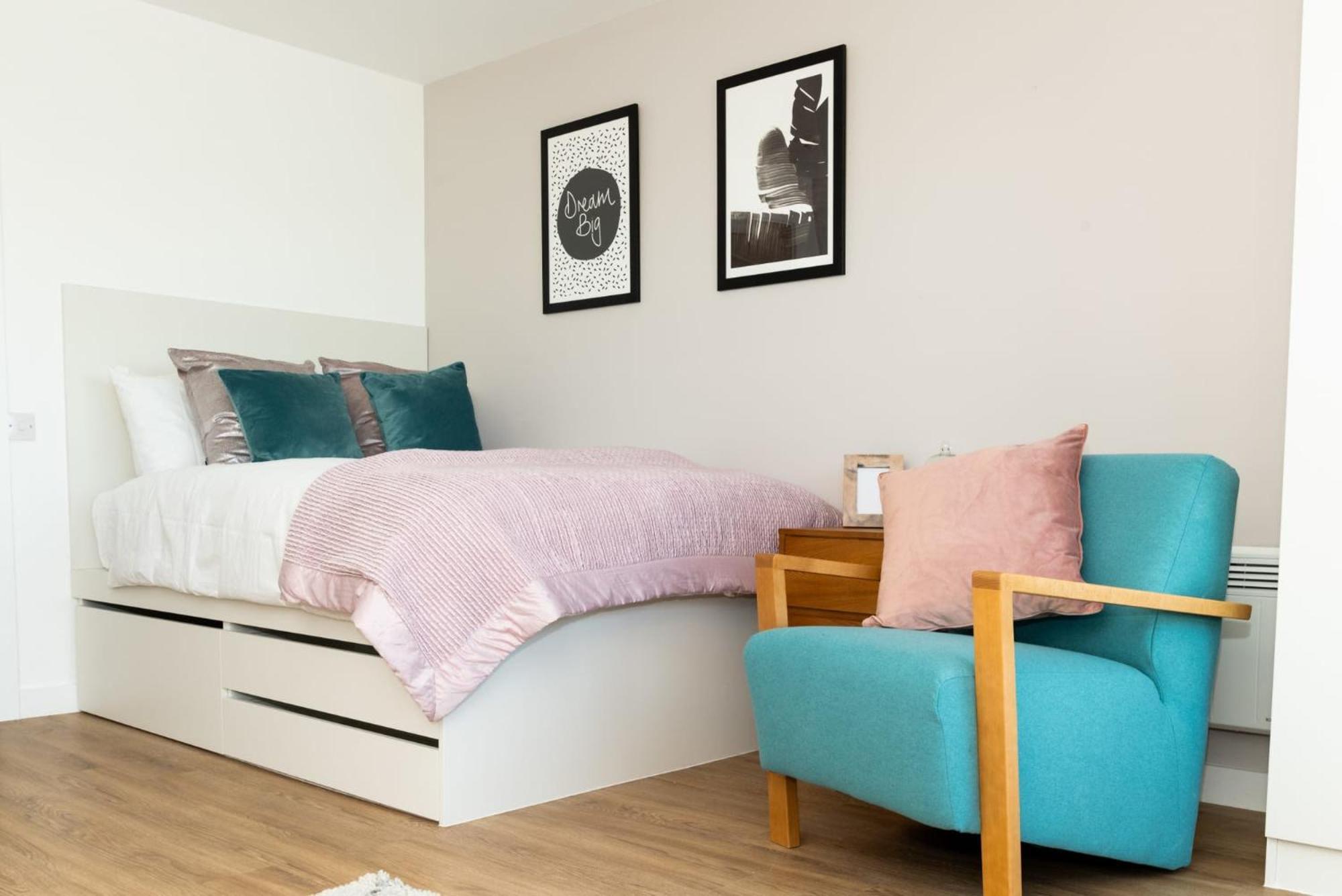 Apartment Chic And At The Point In Aberdeen