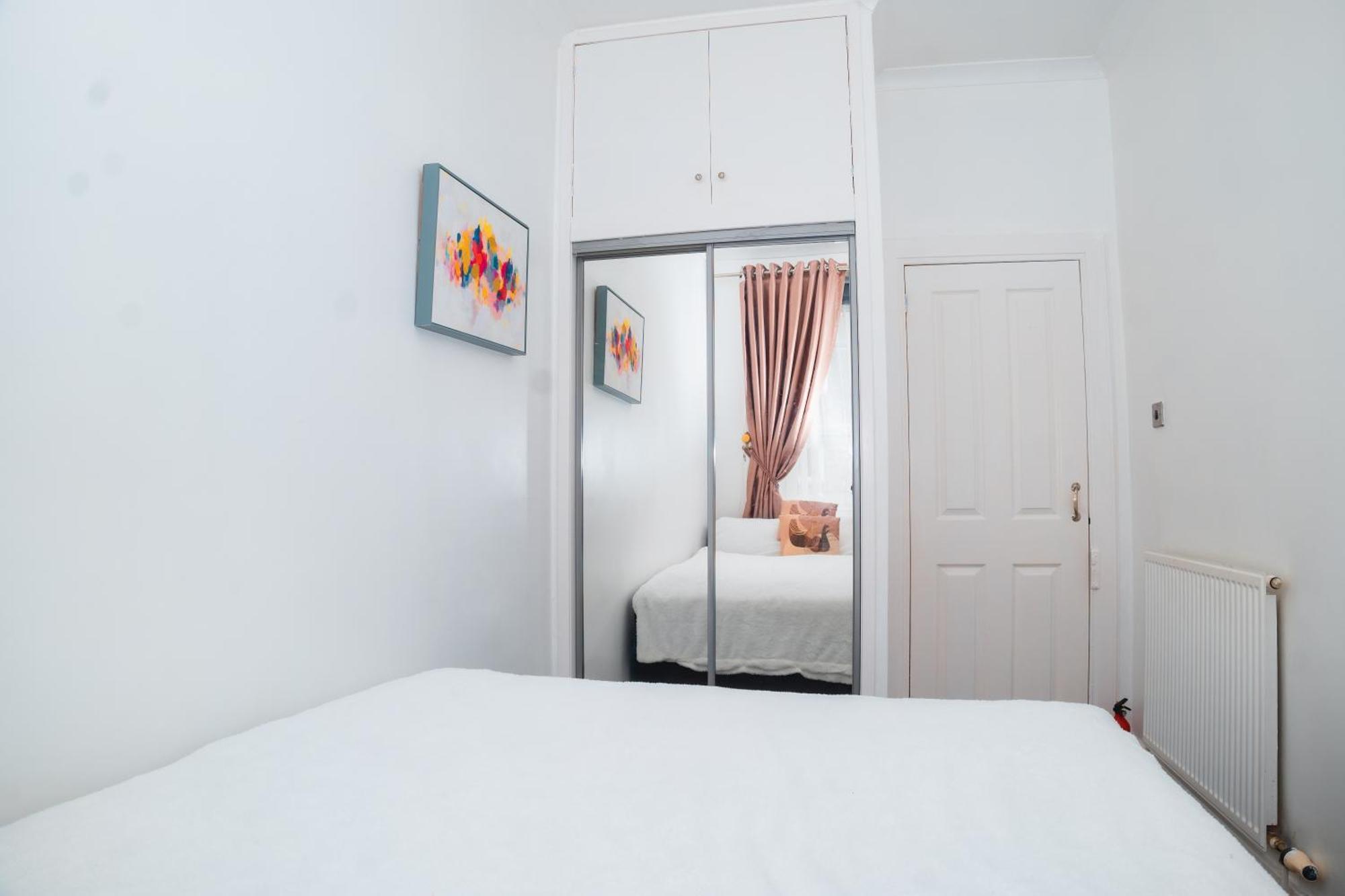 Apartamento Centre Flat: 2-bedroom With Parking