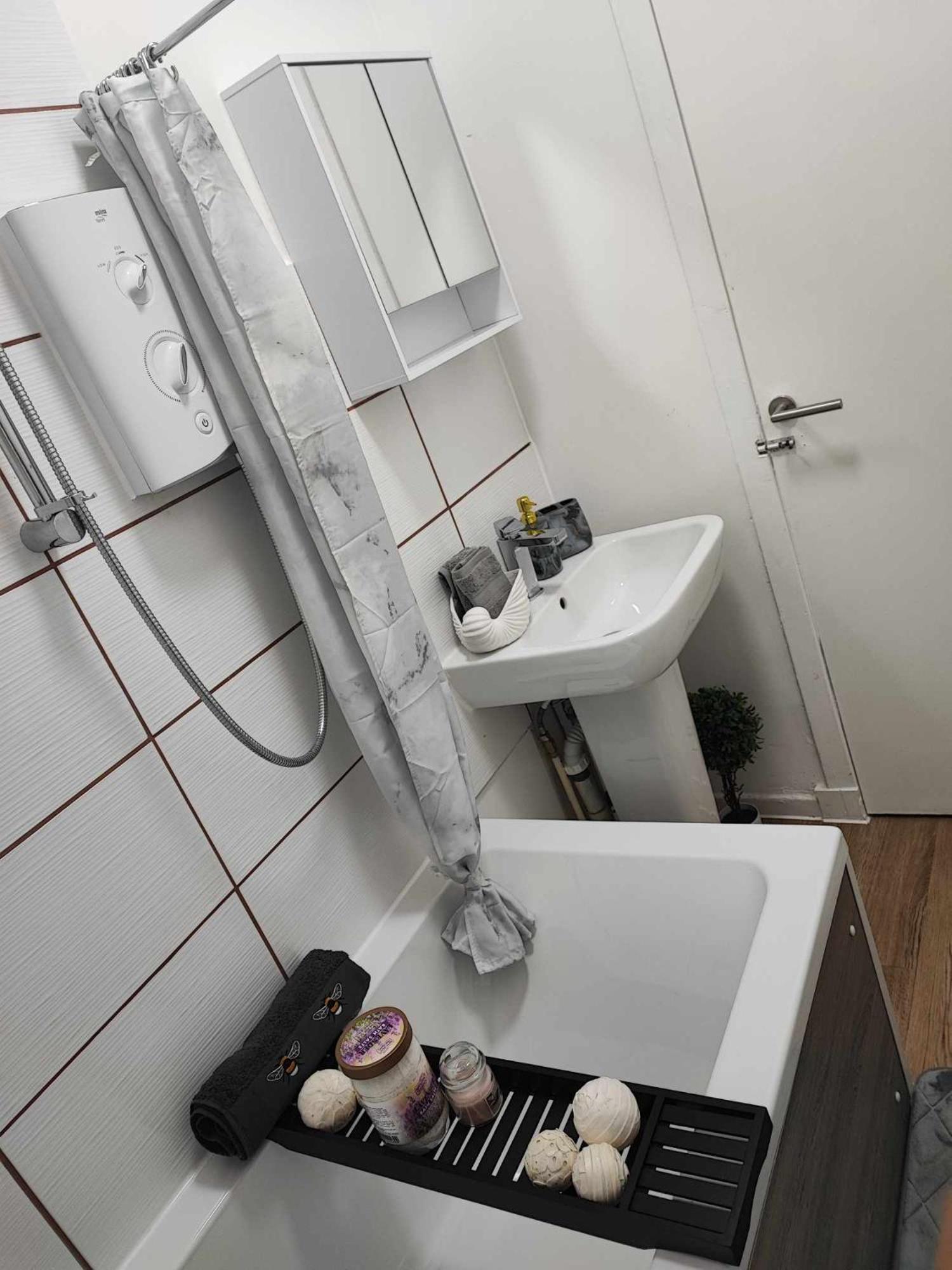 Apartment Urquhart Road 40 A Flat 1 *