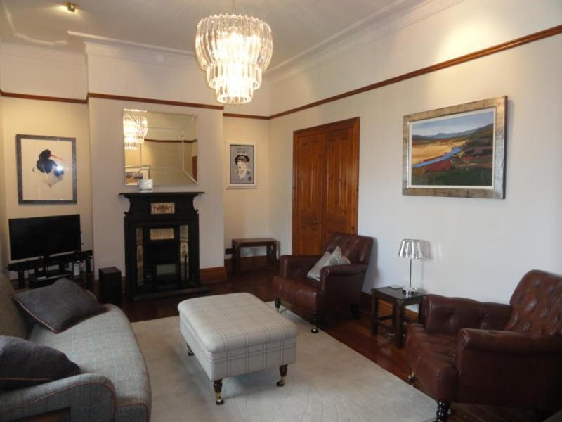 Lighthouse - Coastal, Dolphins Holiday home *