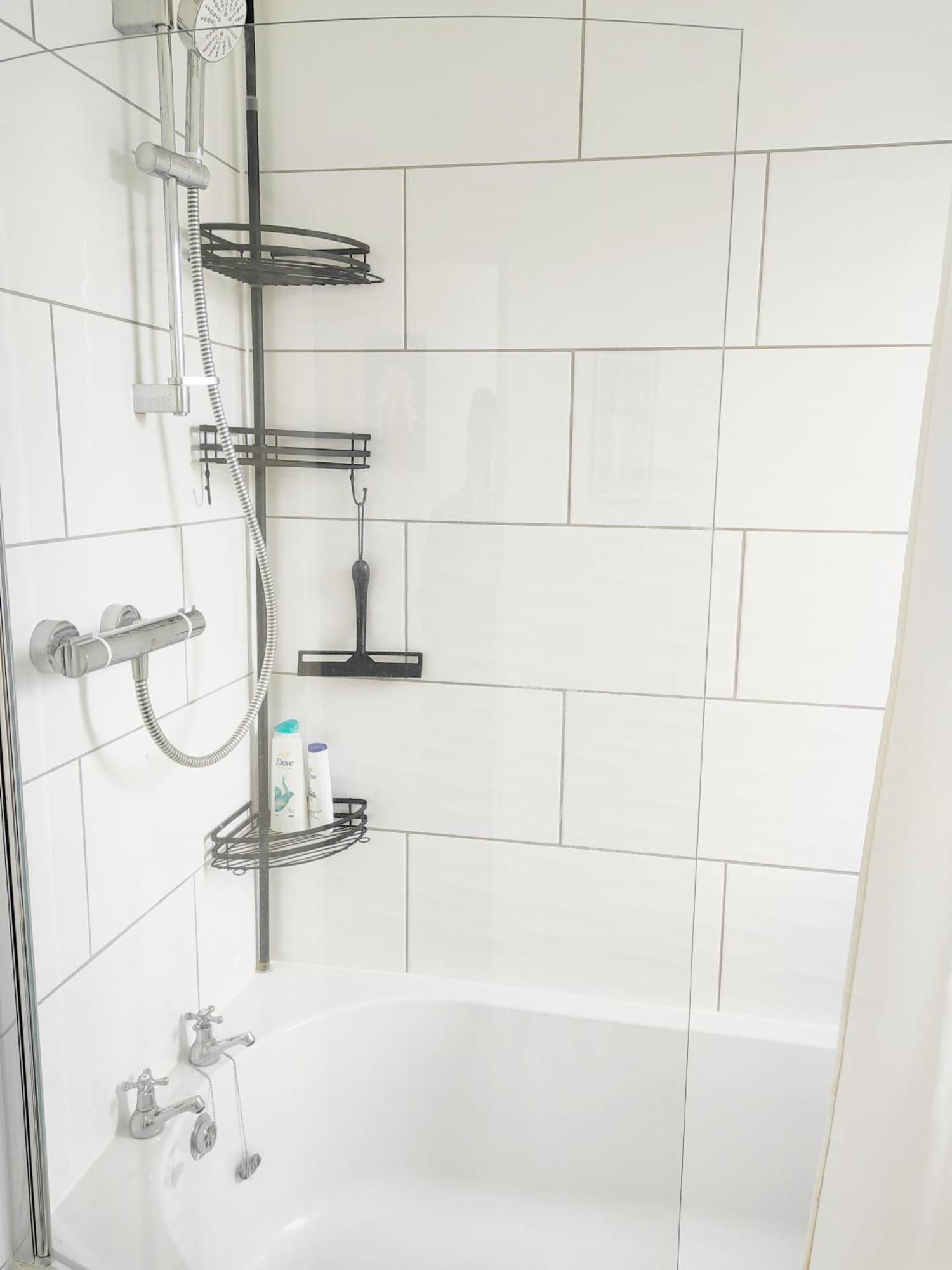 Lovely One-bed Flat Near Of *