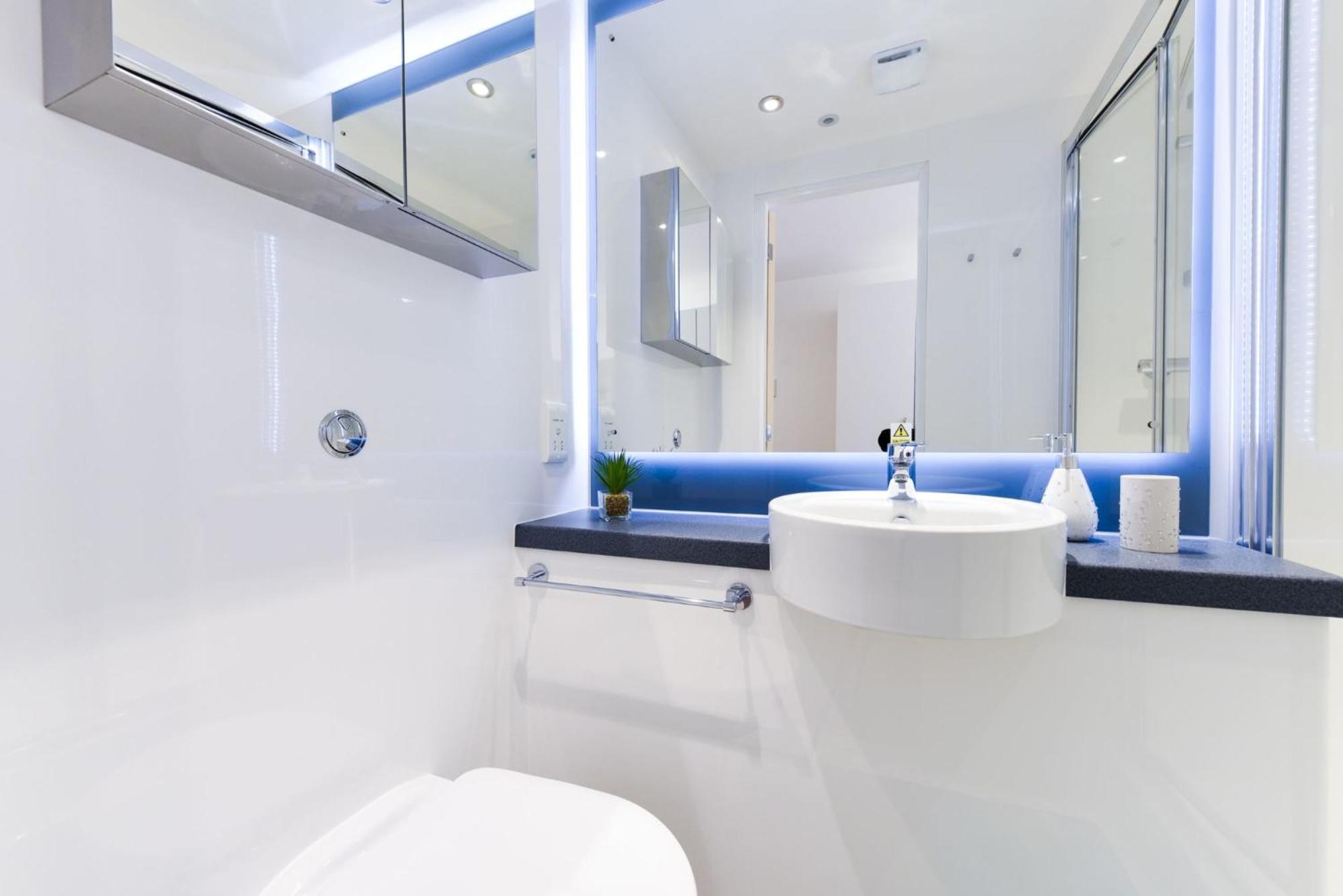 Bright And Chic Private Ensuite With Shared Kitchen At Pittrodrie Street For Students Only *