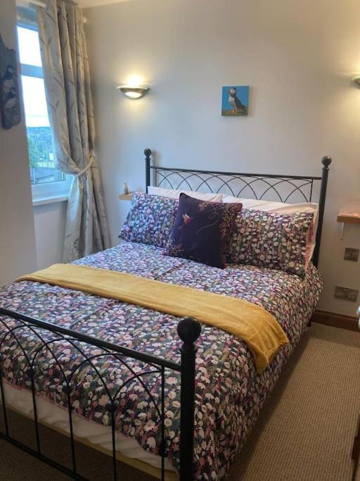 Bright Modern 2 Bedroom Free Parking And Wi-fi * Aberdeen