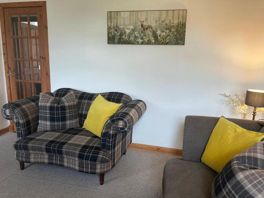 Apartment Bright Modern 2 Bedroom Free Parking And Wi-fi *