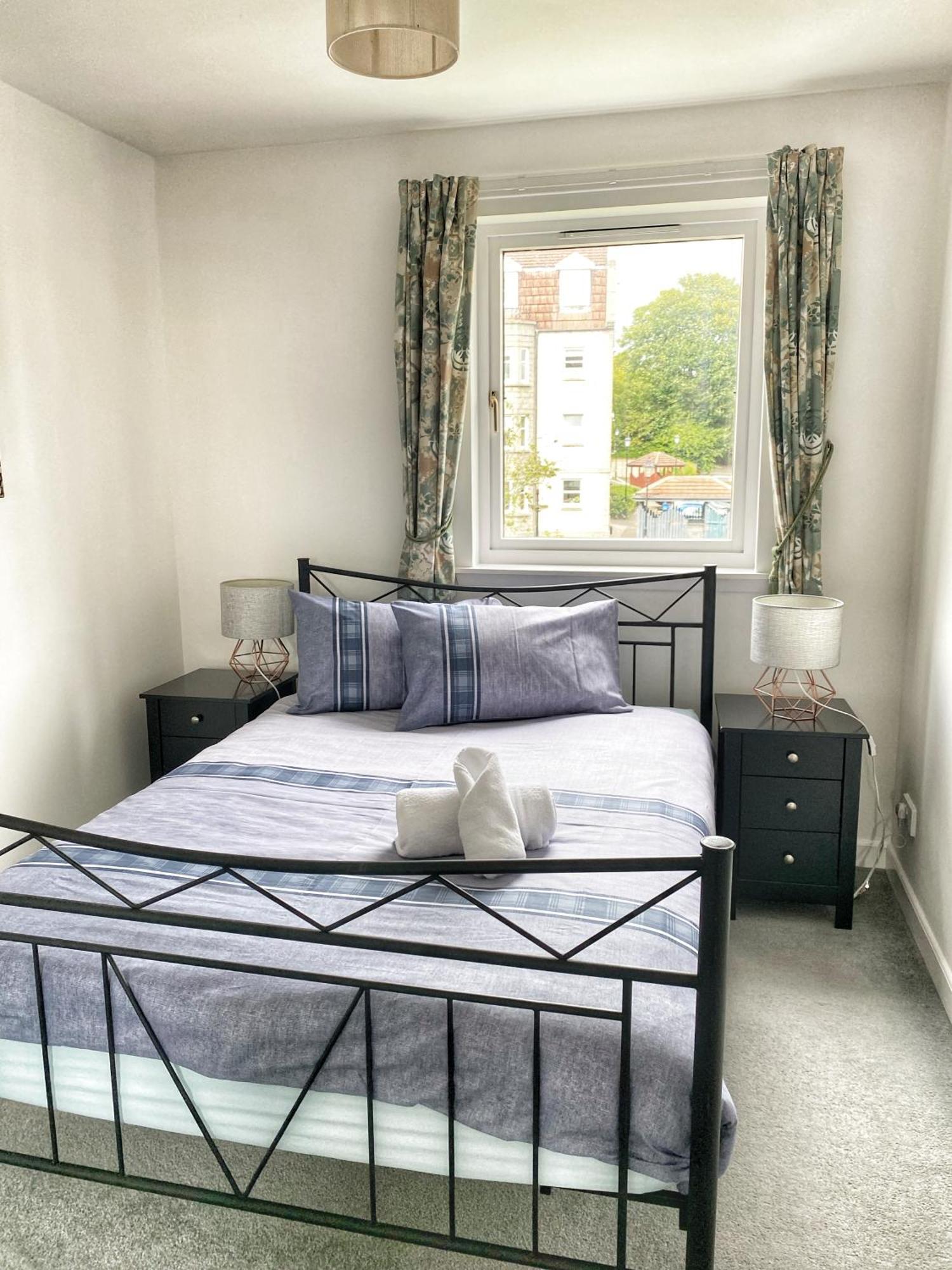 2 Bed, Central, Free Parking By Lains Lettings *
