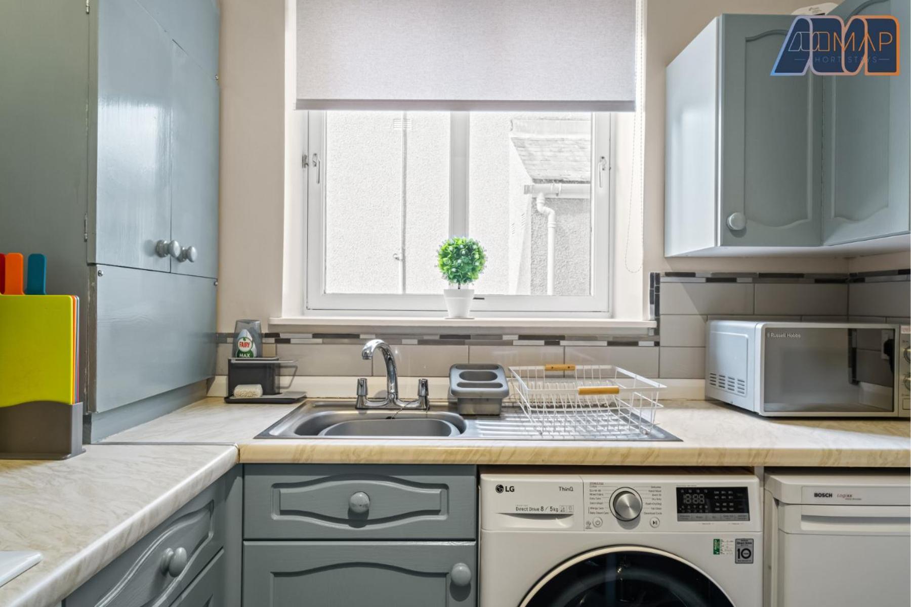 Modern In Whitehall Road Apartment *